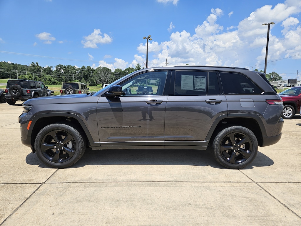 Used 2023 Jeep Grand Cherokee Limited SUV