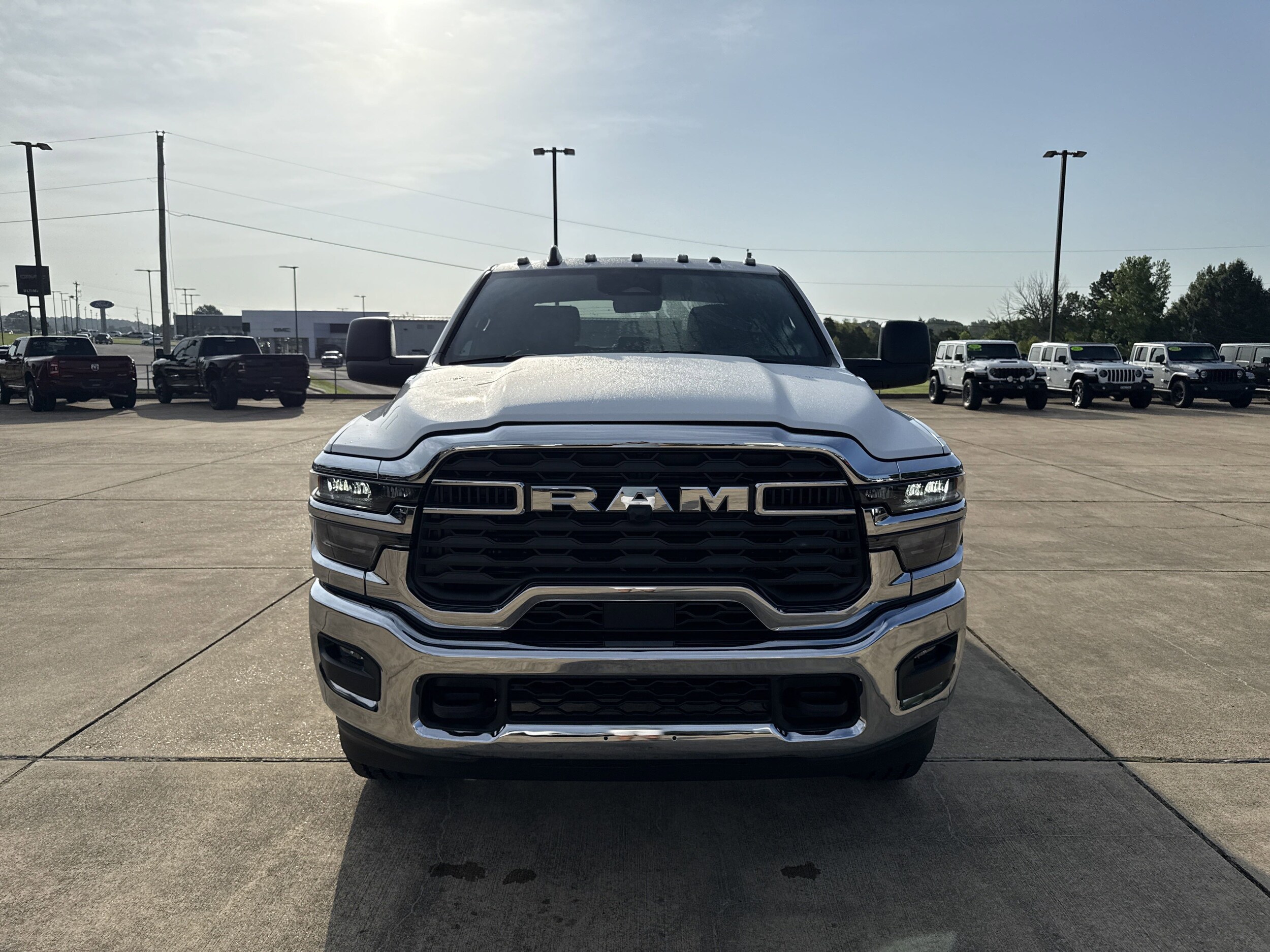 2025 Ram 2500 Tradesman photo 2