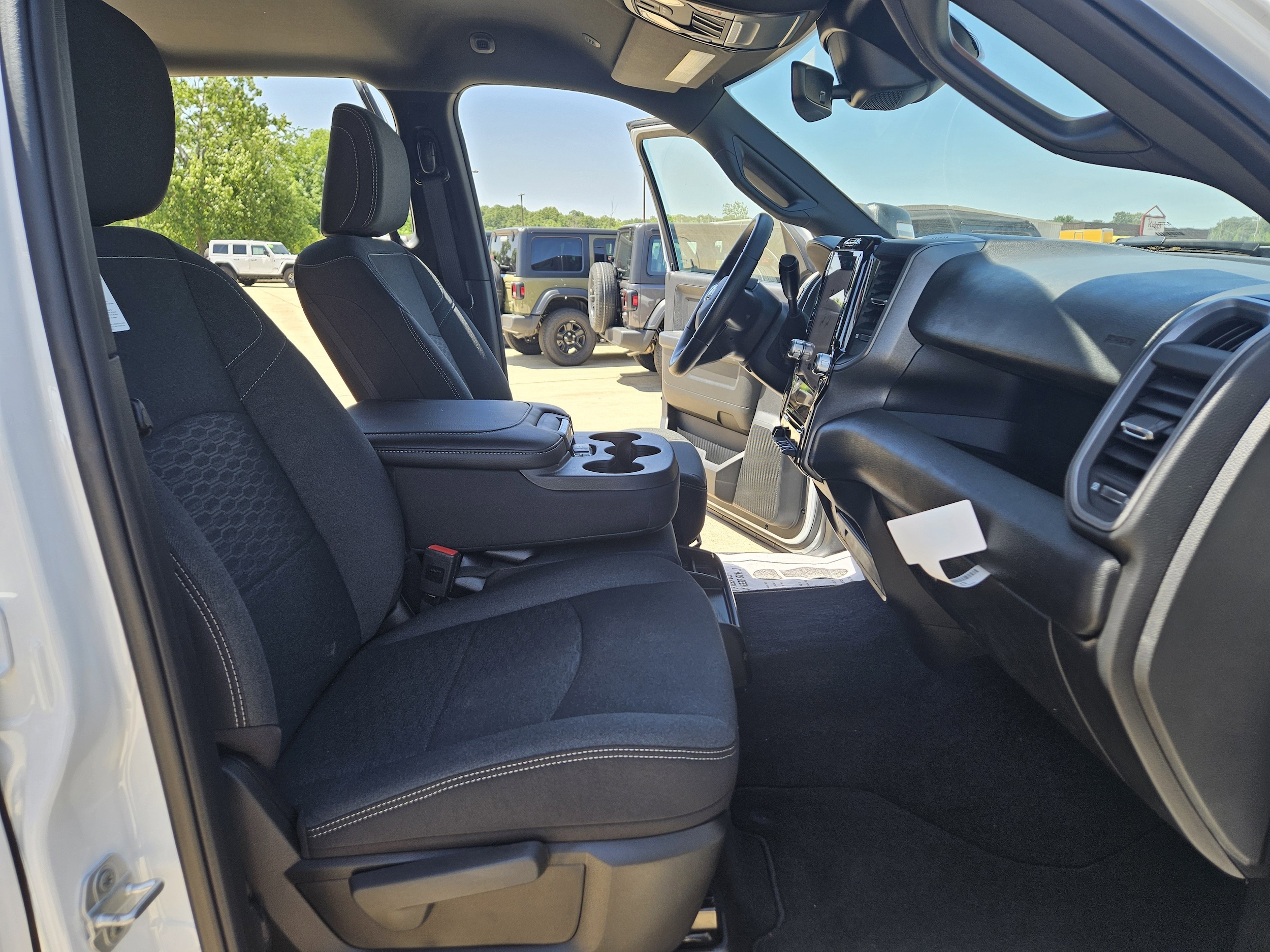 2025 RAM 2500 Tradesman - Photo 18