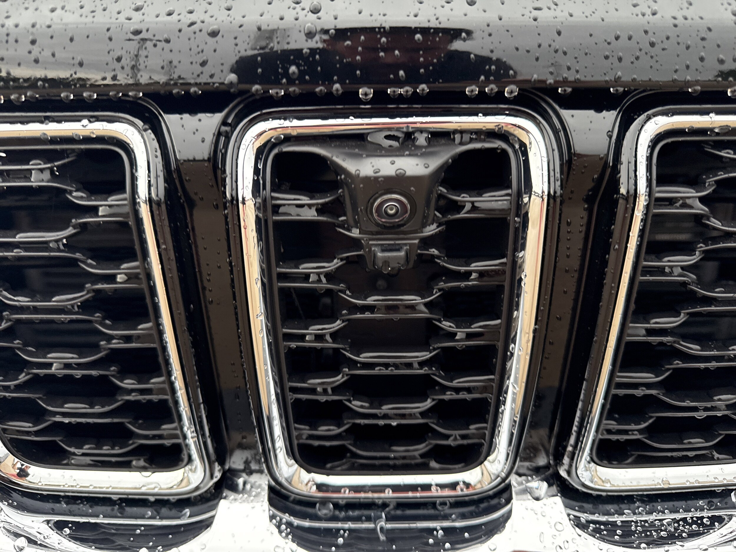 2025 Jeep Grand Cherokee Limited photo 3