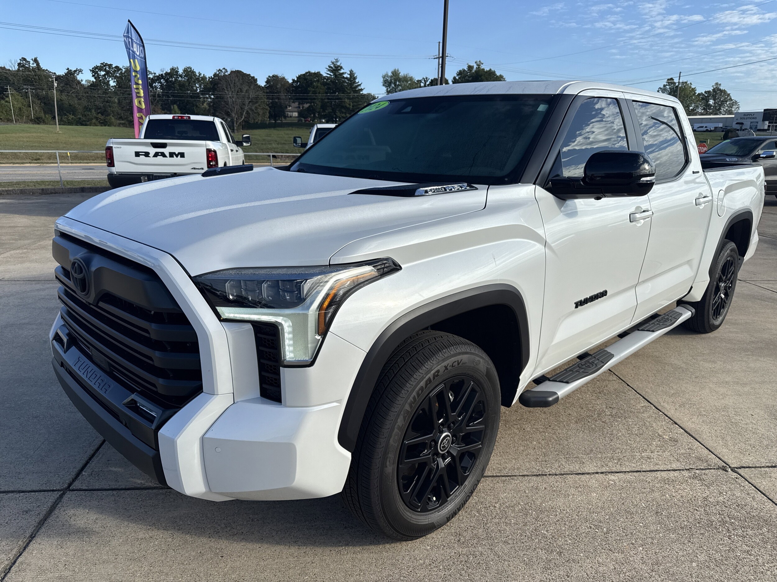 2024 Toyota Tundra Limited CrewMax photo 2