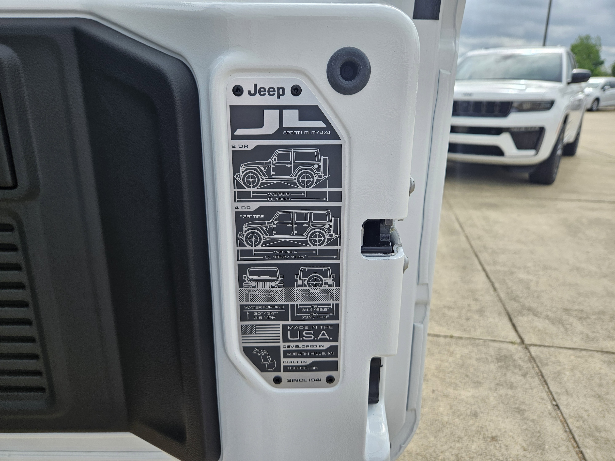 2025 Jeep Wrangler 4-Door Rubicon - Photo 17