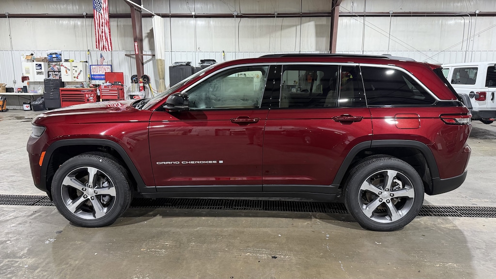 New 2026 Jeep Grand Cherokee LIMITED 4X4 Sport Utility