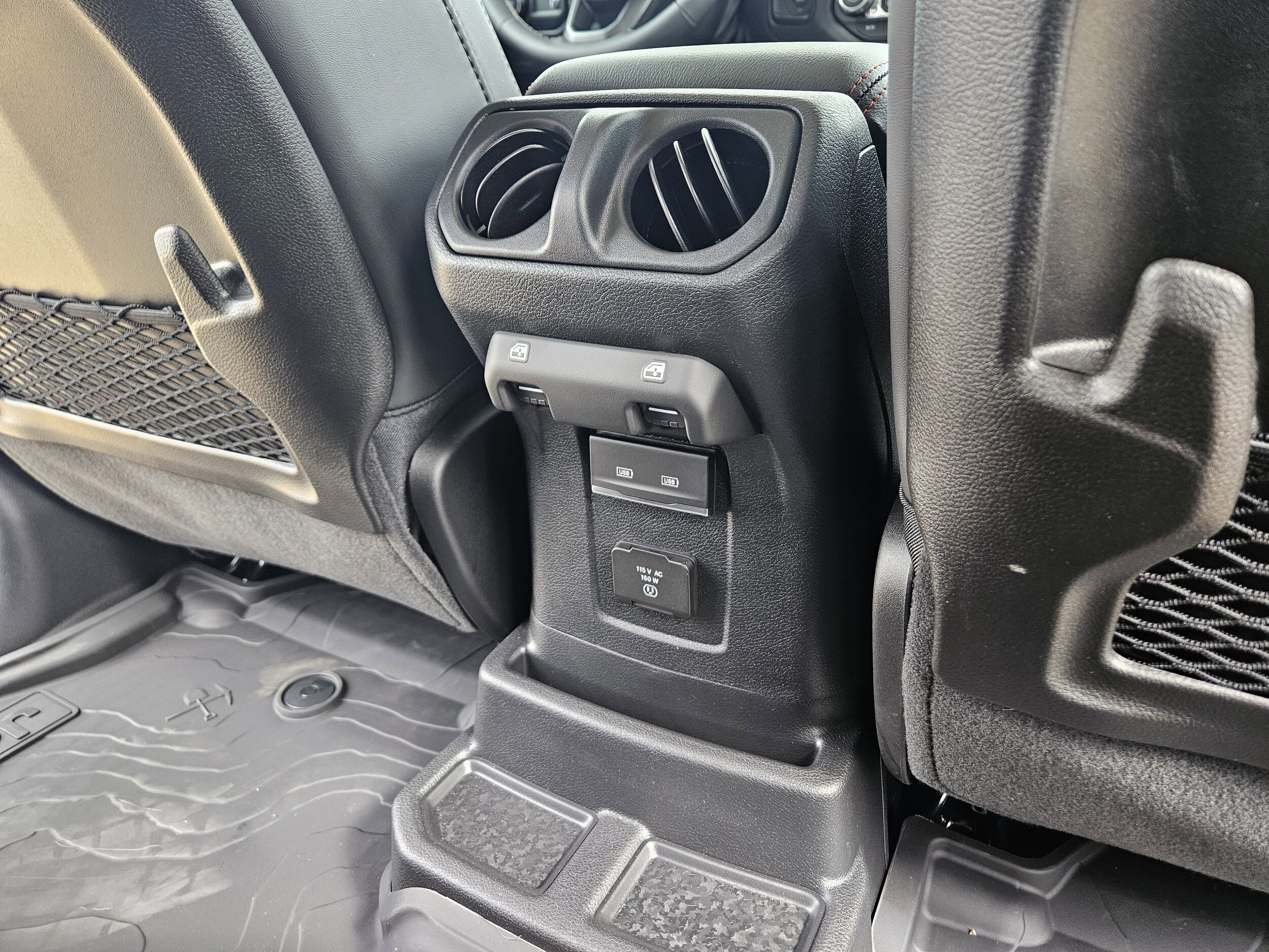 2025 Jeep Wrangler 4-Door Rubicon - Photo 19
