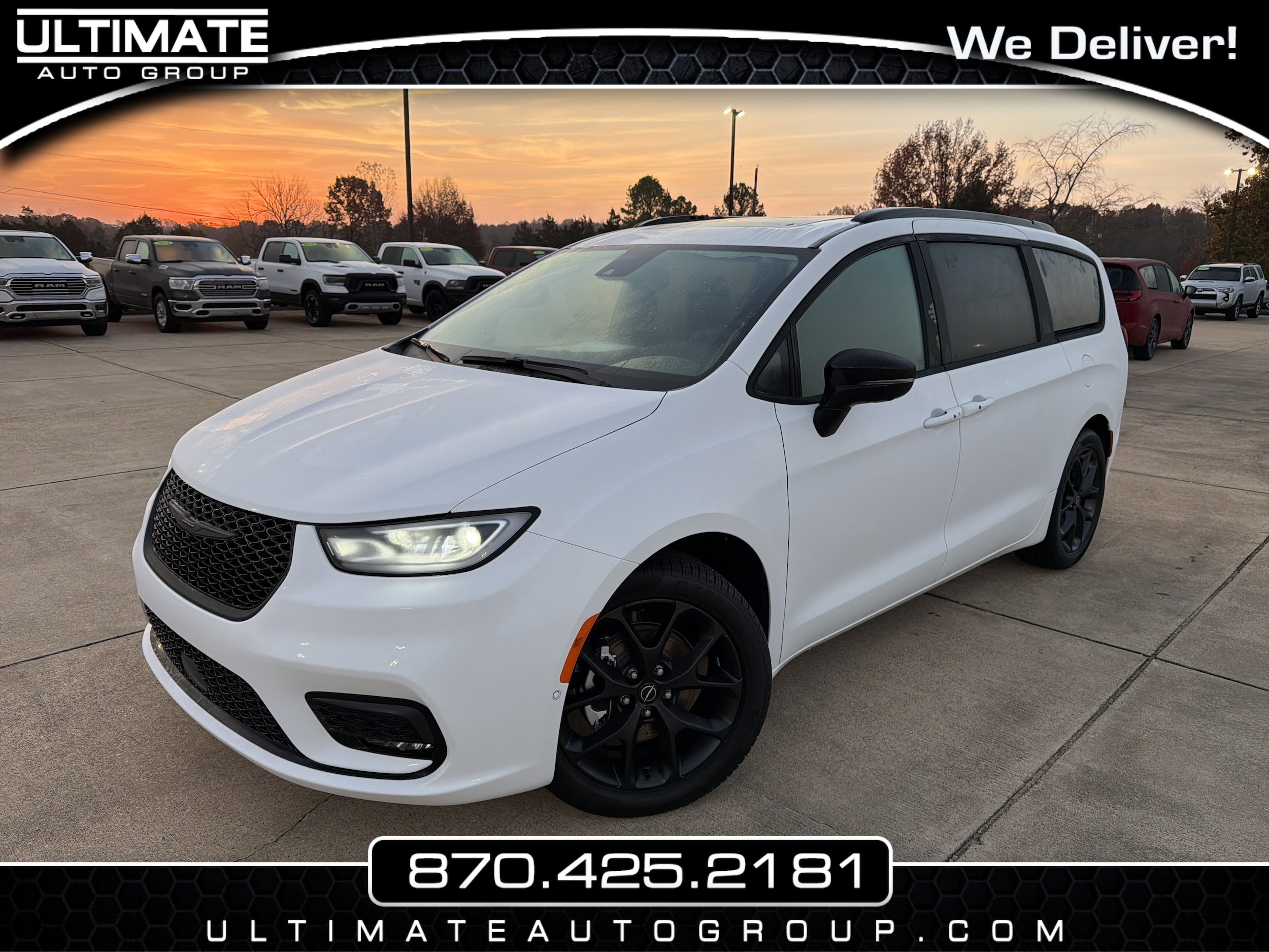 2026 Chrysler Pacifica Limited's photo