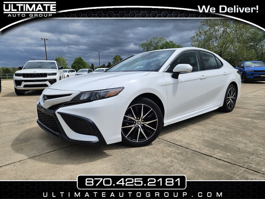 Used 2023 Toyota Camry SE Sedan