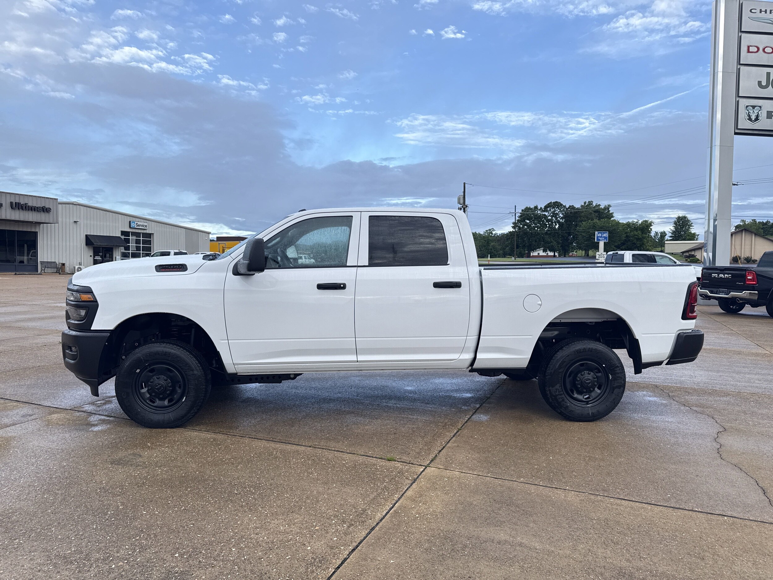 2025 Ram 2500 Tradesman photo 4
