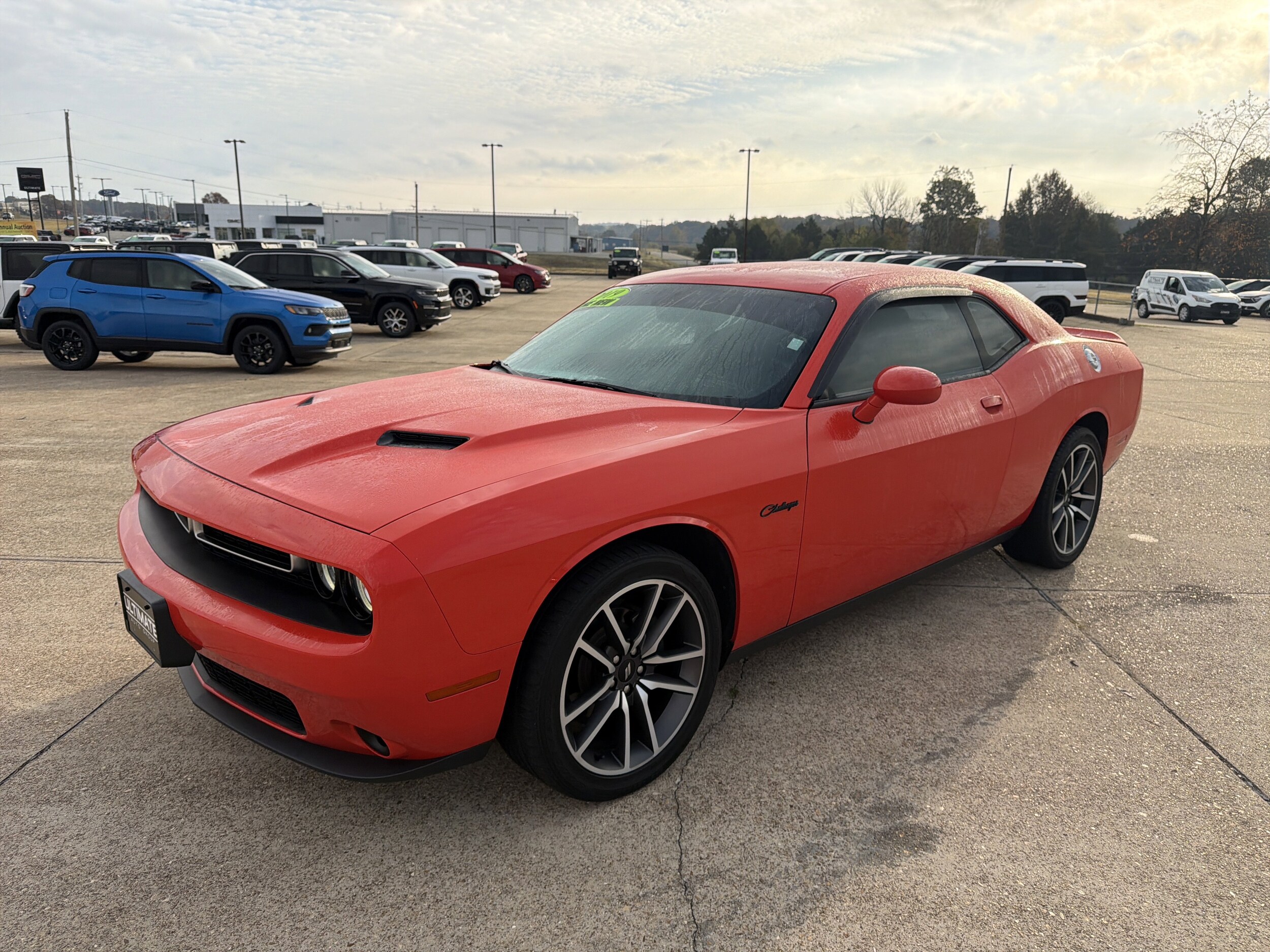 2019 Dodge Challenger SXT photo 2