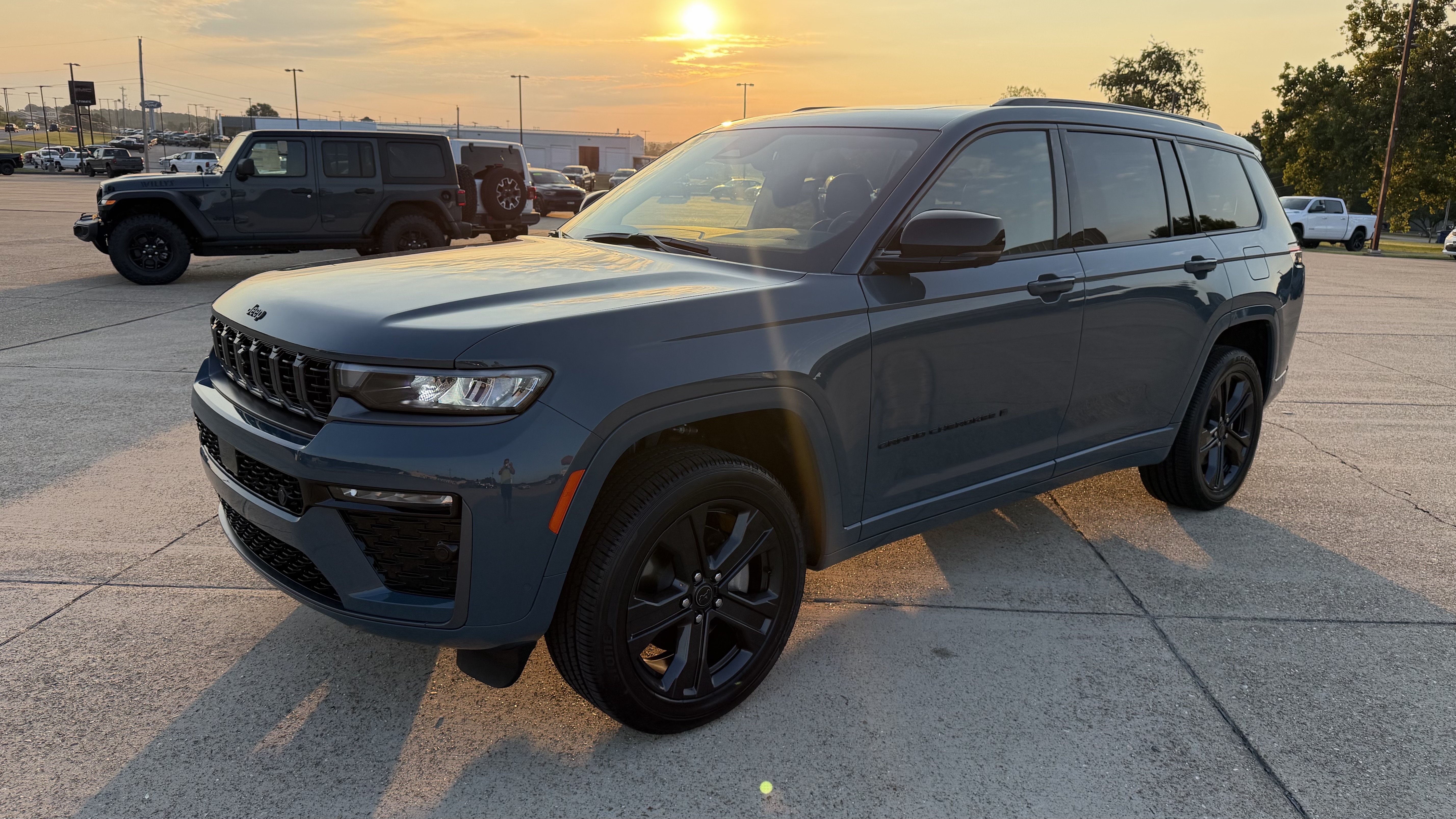 New 2027 Jeep Grand Cherokee L 3 Row LIMITED 4X4 Sport Utility