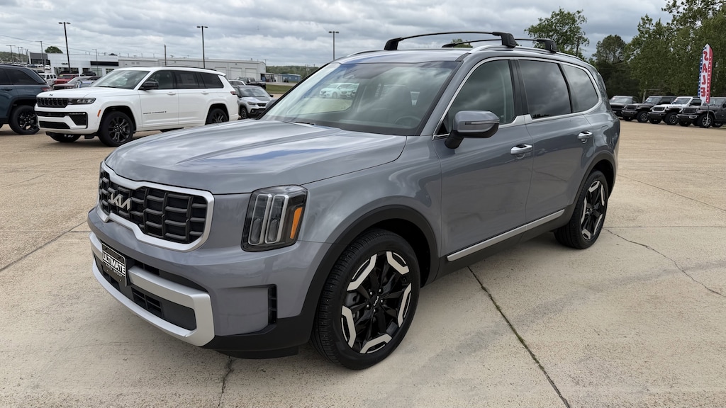 Used 2025 Kia Telluride S SUV