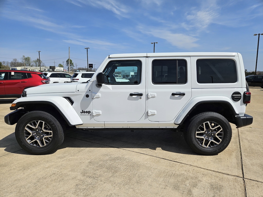 Used 2025 Jeep Wrangler Sahara SUV