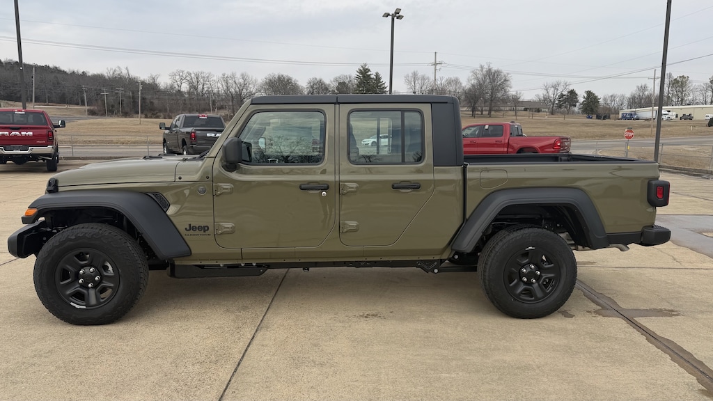 New 2026 Jeep Gladiator SPORT 4X4 Pickup
