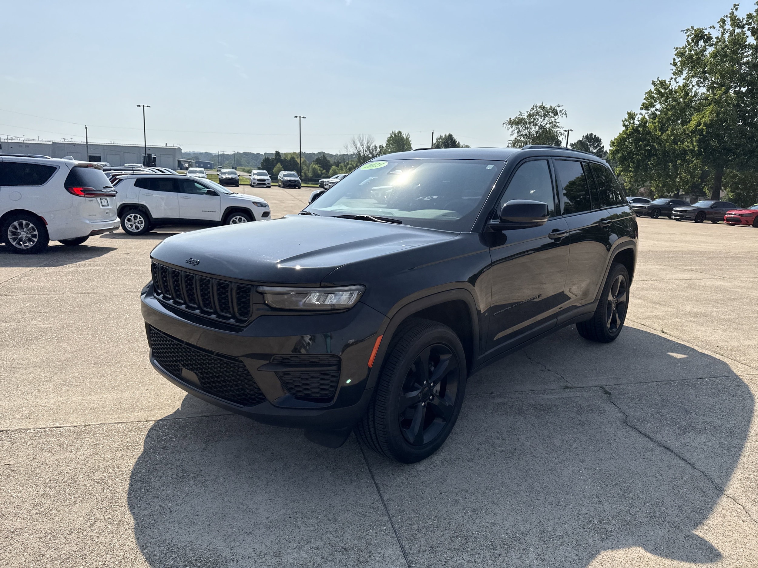 Used 2023 Jeep Grand Cherokee Altitude with VIN 1C4RJHAG8P8894226 for sale in Mountain Home, AR