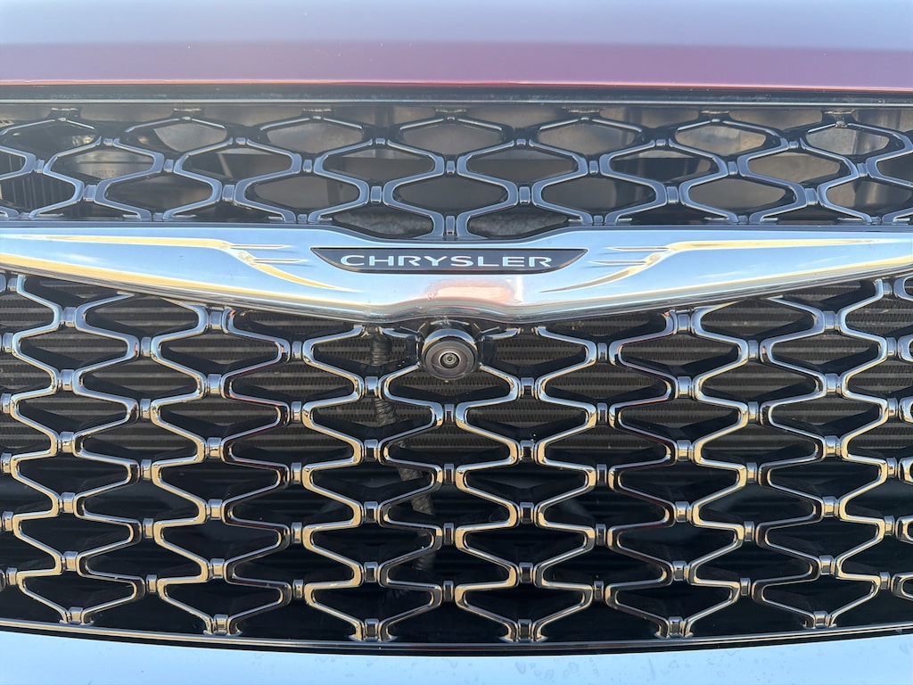 Used 2023 Chrysler Pacifica Touring L Van Passenger Van