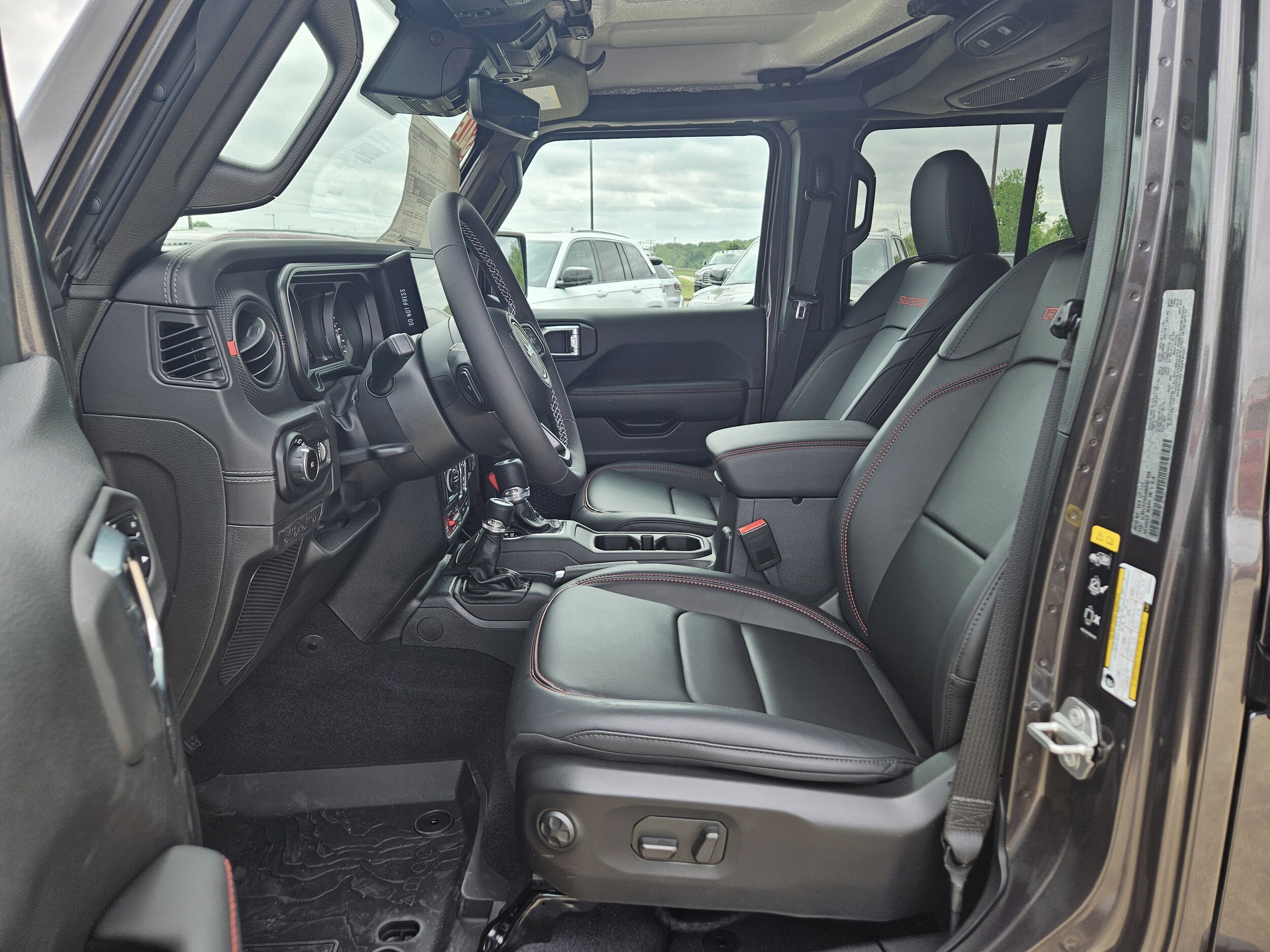 2025 Jeep Wrangler 4-Door Rubicon - Photo 12