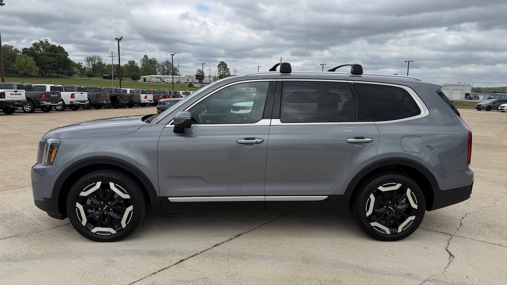 Used 2025 Kia Telluride S SUV