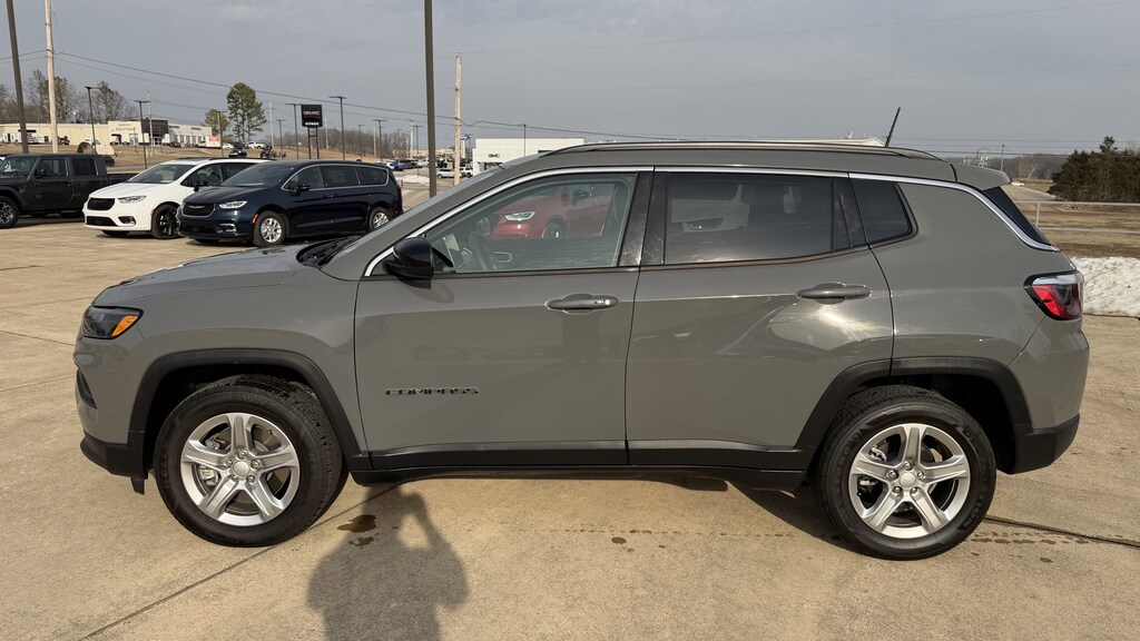 Used 2024 Jeep Compass Latitude SUV