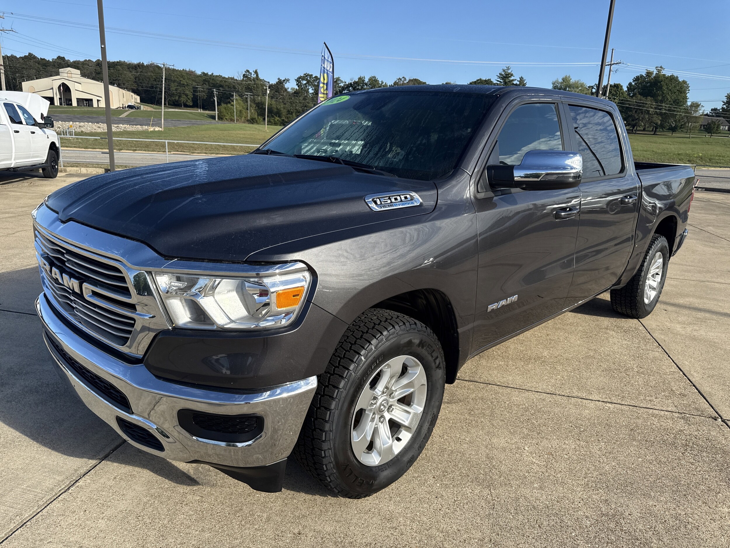 2024 Ram 1500 Laramie photo 2