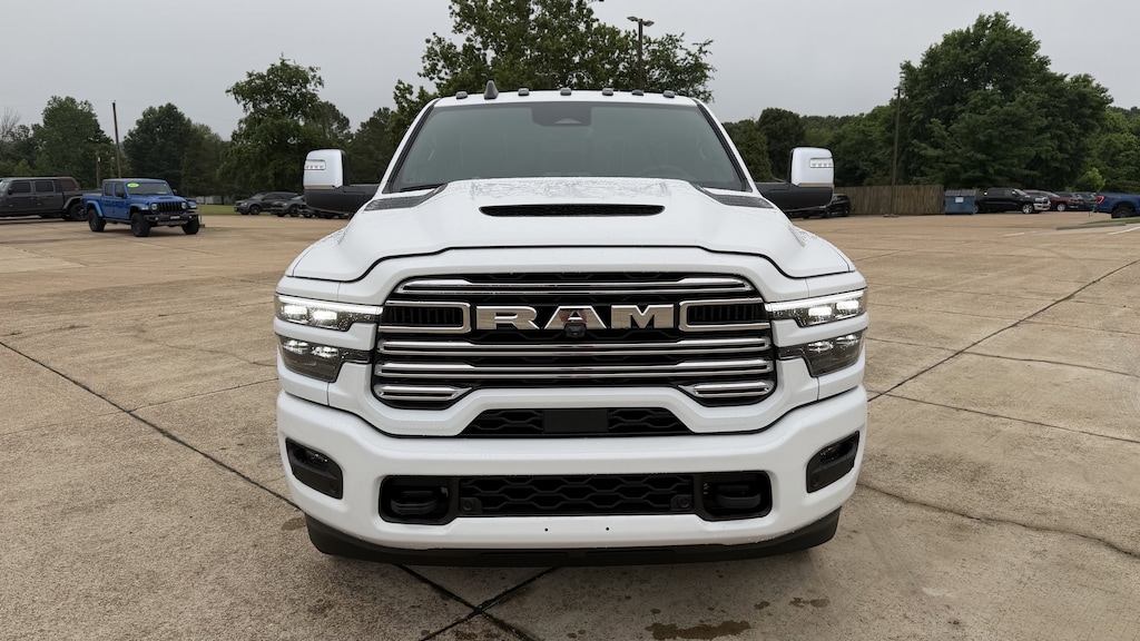 New 2026 Ram 3500 LARAMIE MEGA CAB 4X4 6'4 BOX Pickup