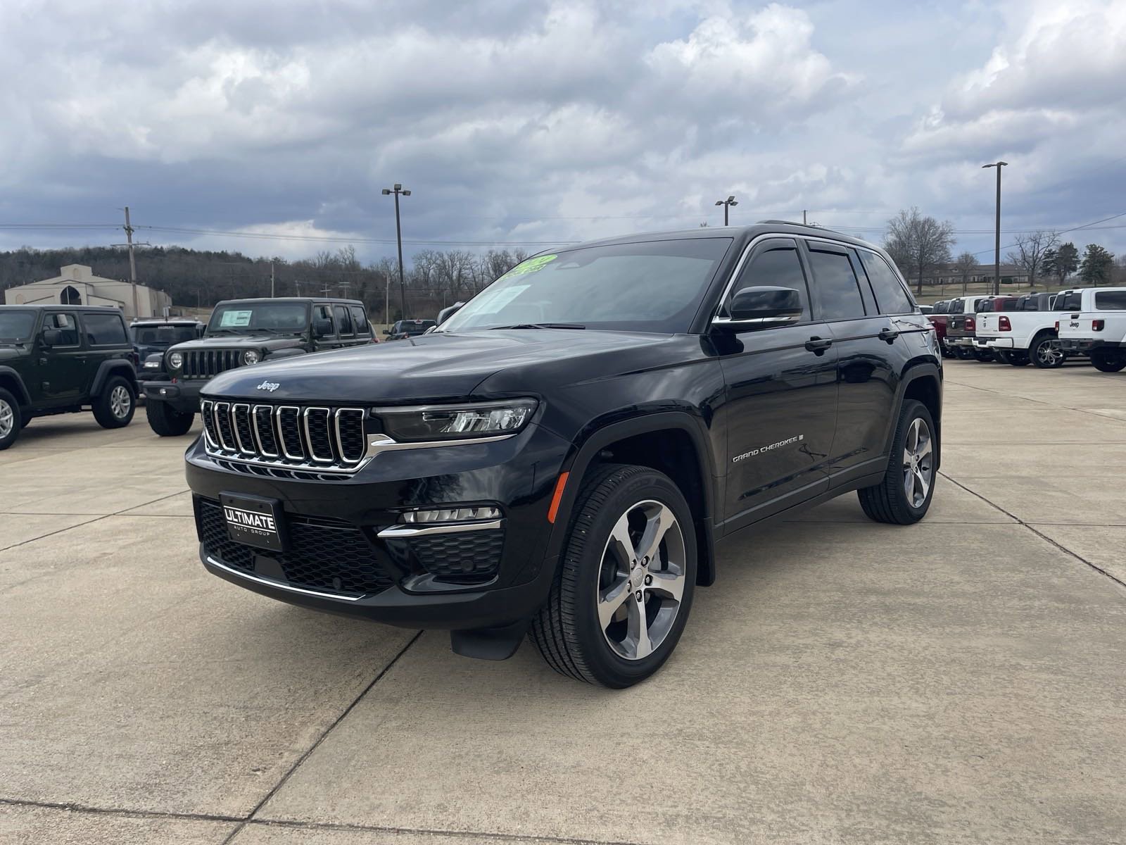 Used 2024 Jeep Grand Cherokee Limited with VIN 1C4RJHBG6R8921375 for sale in Mountain Home, AR