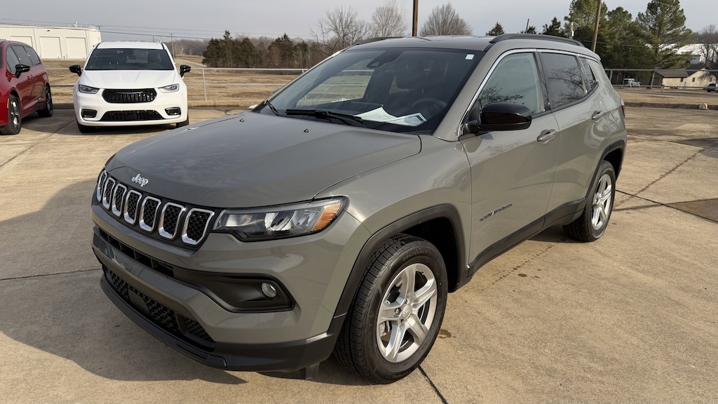 Used 2024 Jeep Compass Latitude SUV