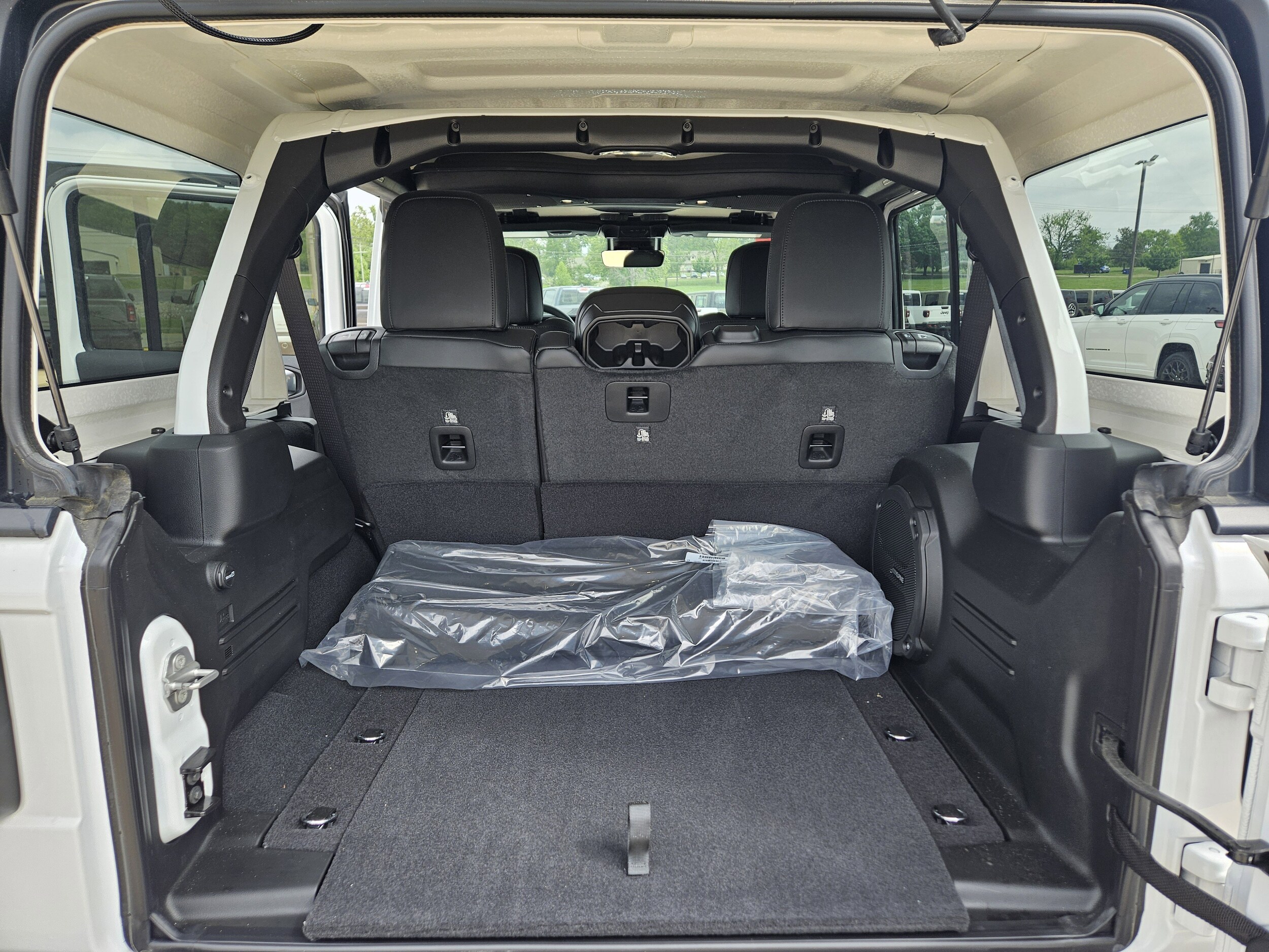2025 Jeep Wrangler 4-Door Rubicon - Photo 15