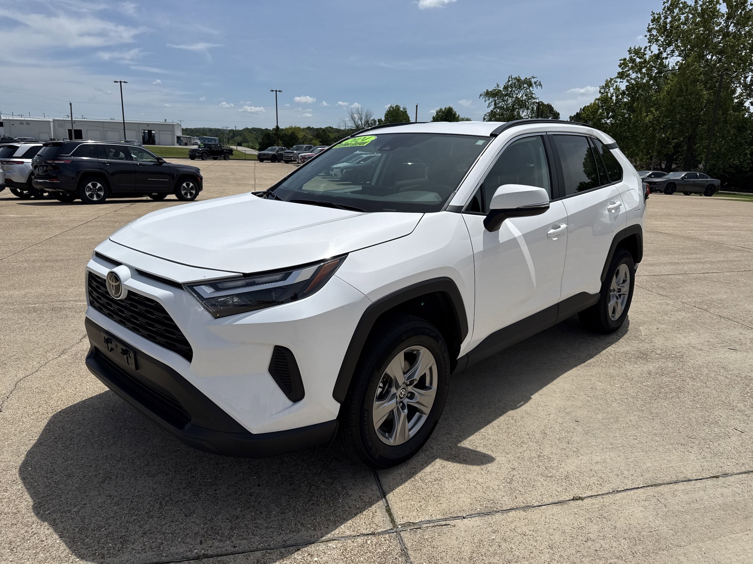 Used 2024 Toyota RAV4 XLE with VIN 2T3P1RFV1RW439719 for sale in Mountain Home, AR