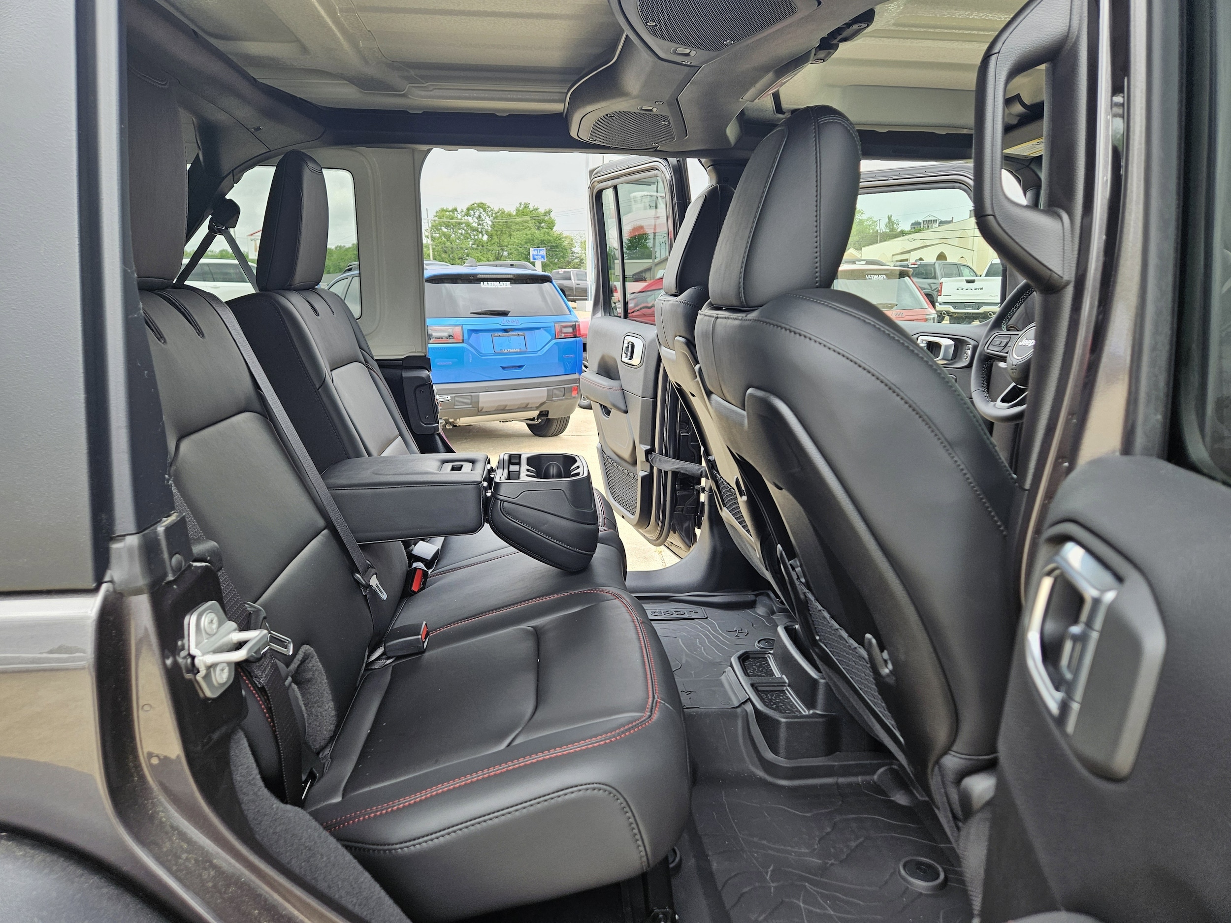 2025 Jeep Wrangler 4-Door Rubicon - Photo 18