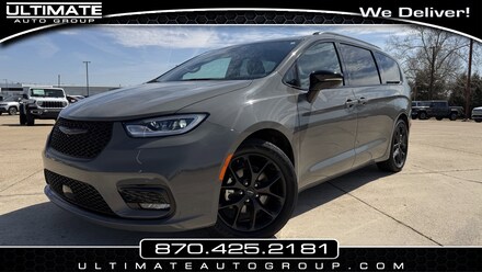 2025 Chrysler Pacifica Limited Van Passenger Van