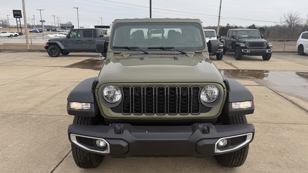 New 2026 Jeep Gladiator SPORT 4X4 Pickup