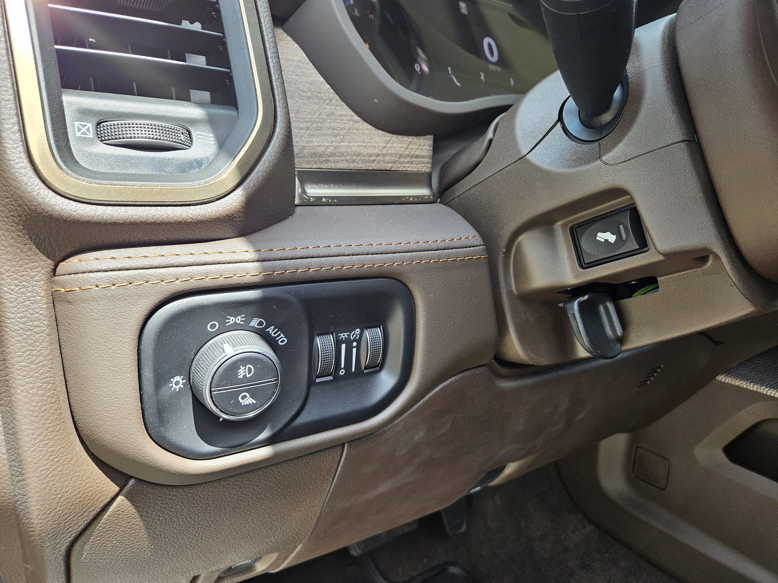 2025 RAM 2500 Limited - Photo 25