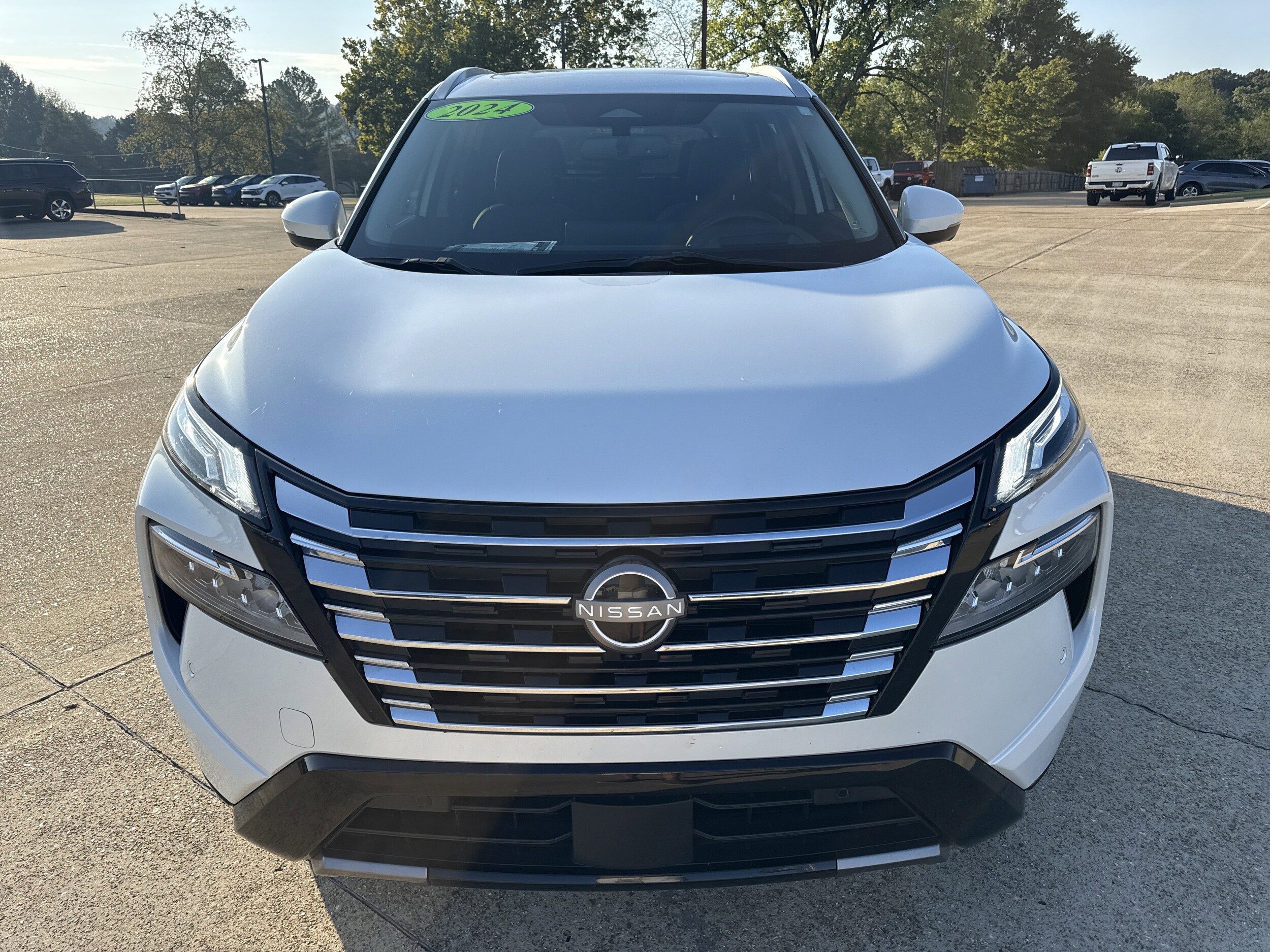 2024 Nissan Rogue Platinum photo 3