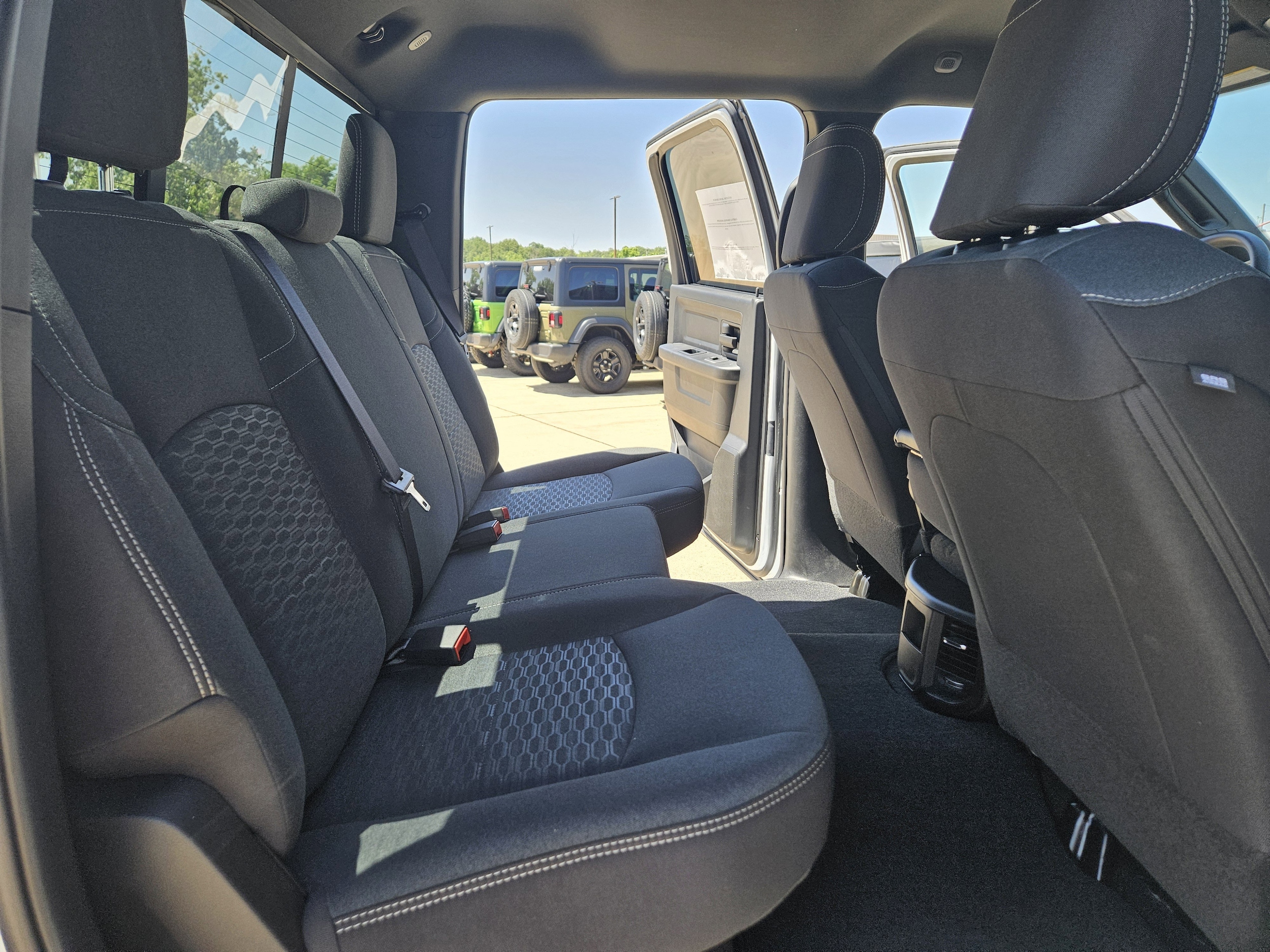 2025 RAM 2500 Tradesman - Photo 16