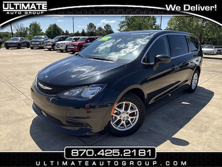 2023 Chrysler Voyager LX Van Passenger Van