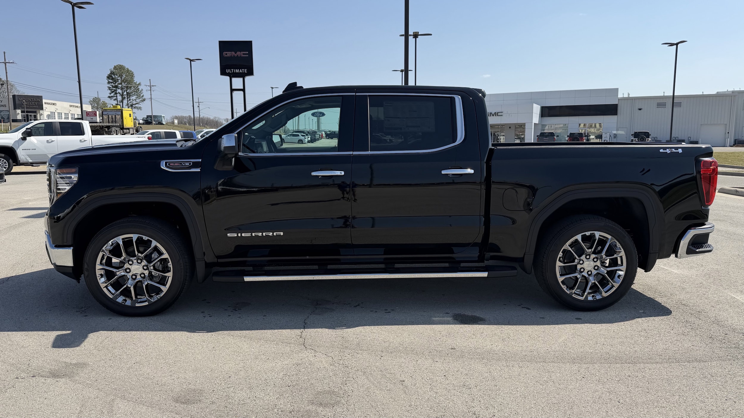 2026 GMC Sierra 1500 SLT - Photo 5