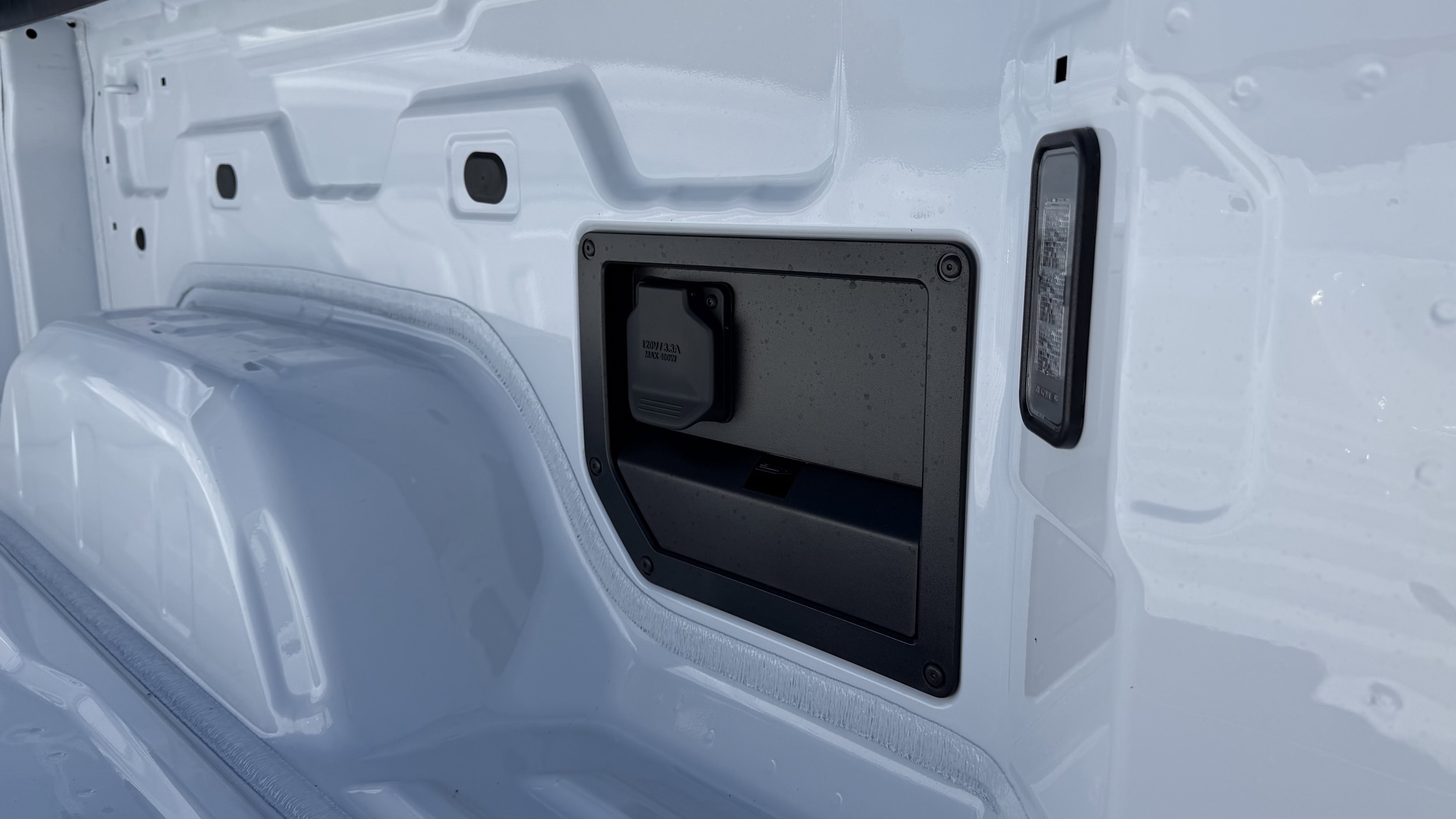 2026 GMC Sierra EV Elevation - Photo 13