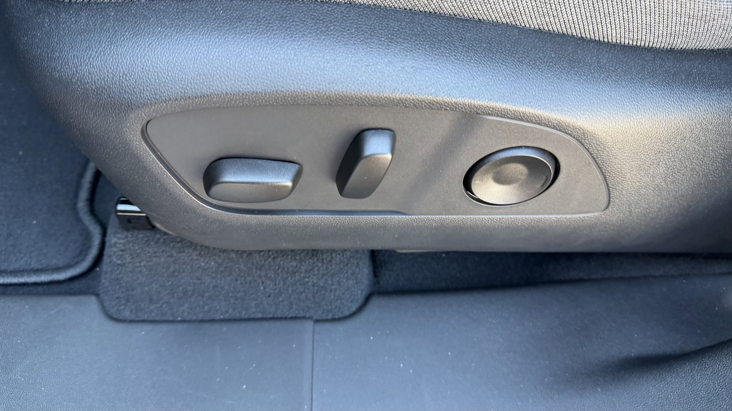 2026 GMC Sierra EV Elevation - Photo 23