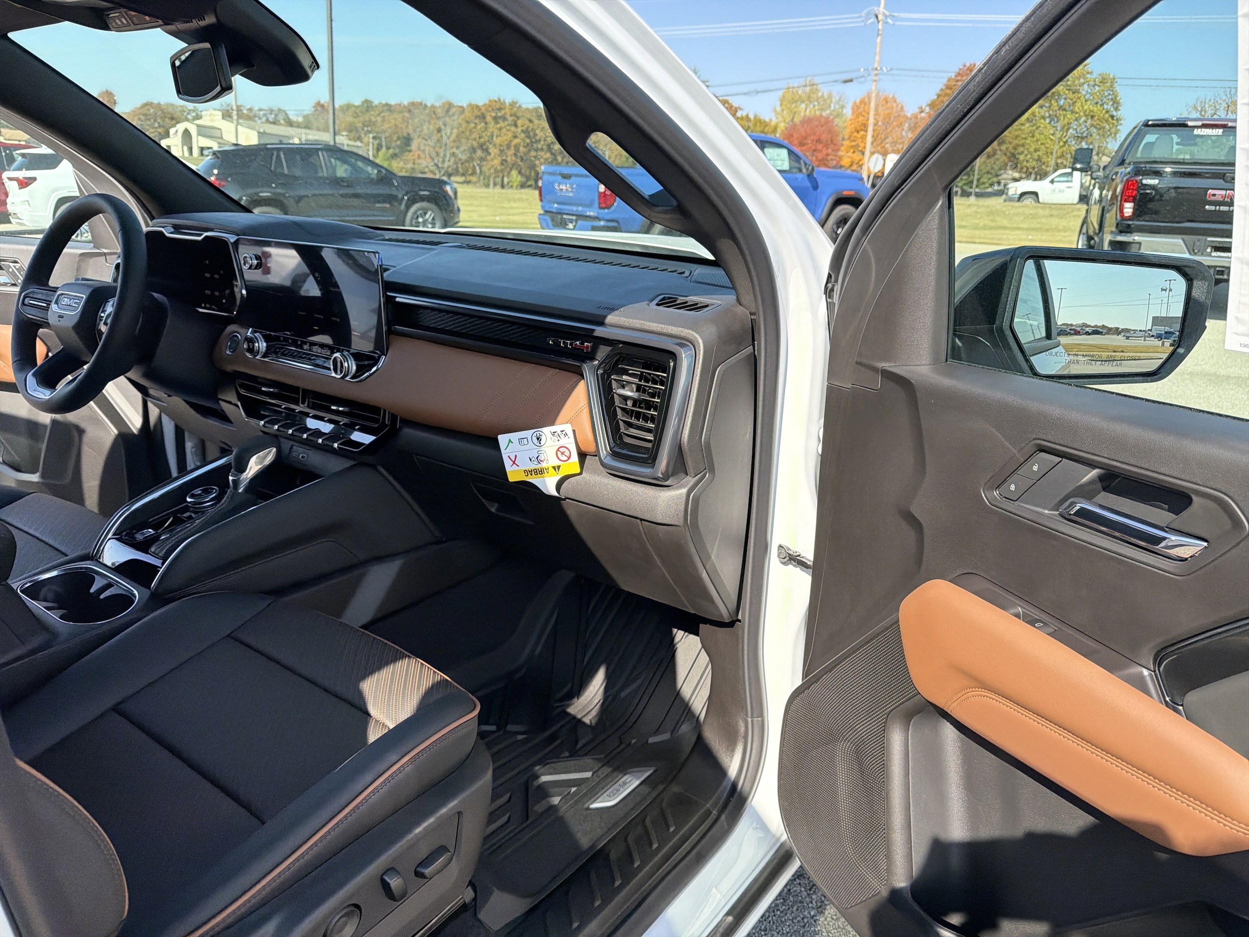 2026 GMC Canyon AT4 - Photo 28