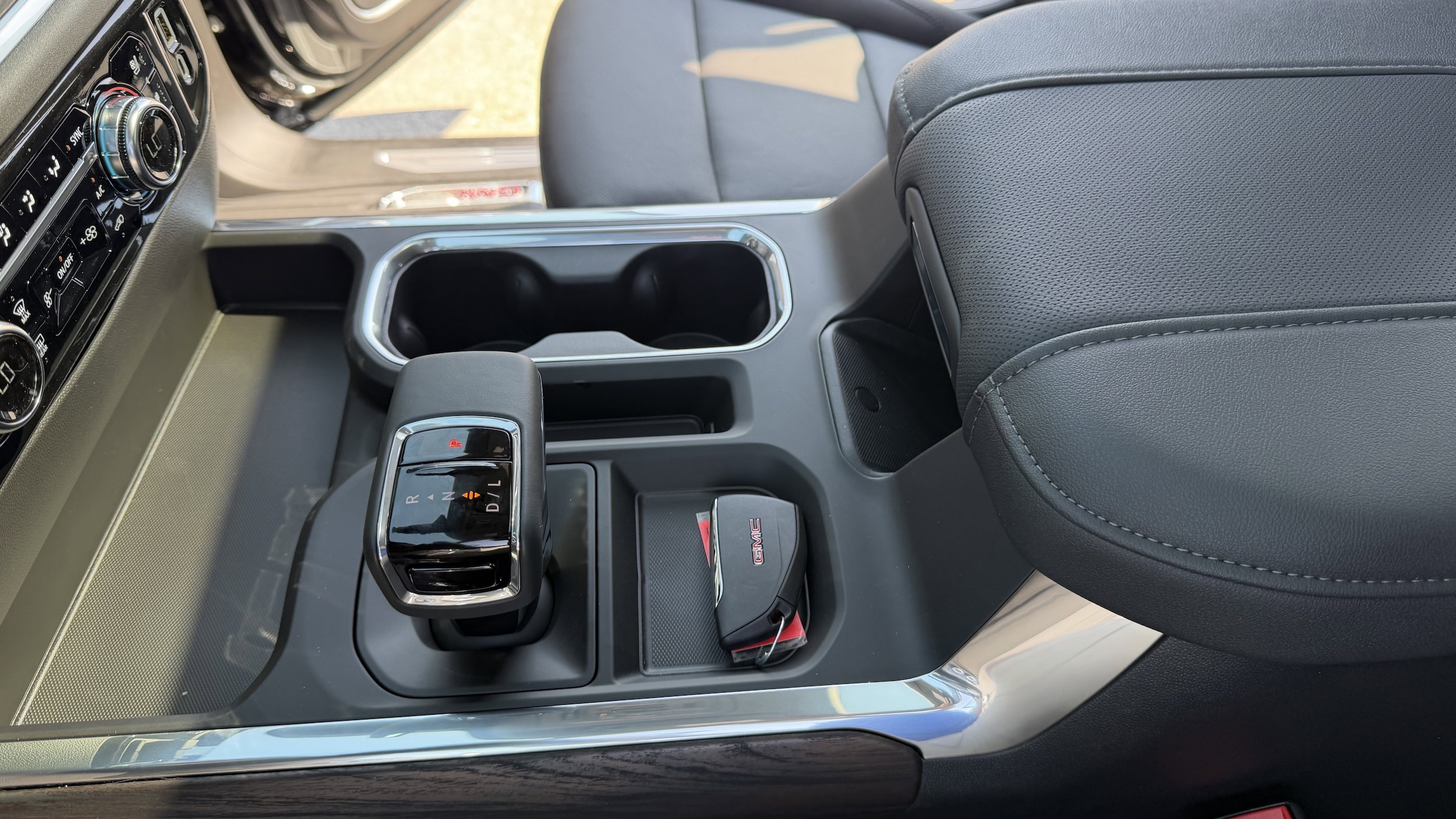 2026 GMC Sierra 1500 SLT - Photo 32