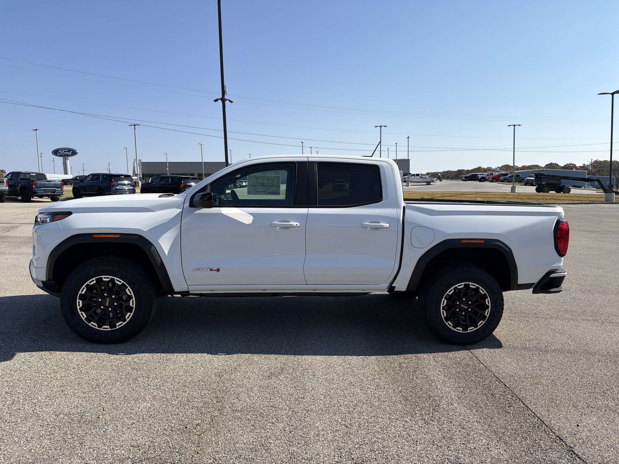 2026 GMC Canyon AT4 - Photo 5