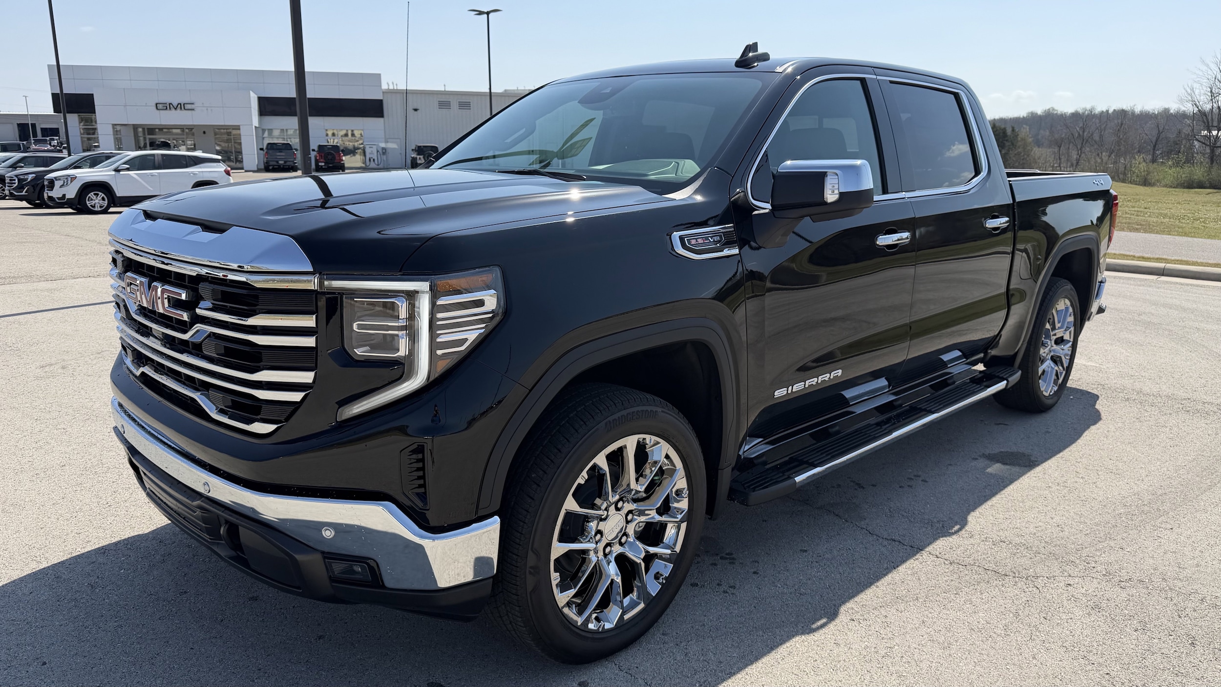 2026 GMC Sierra 1500 SLT - Photo 2