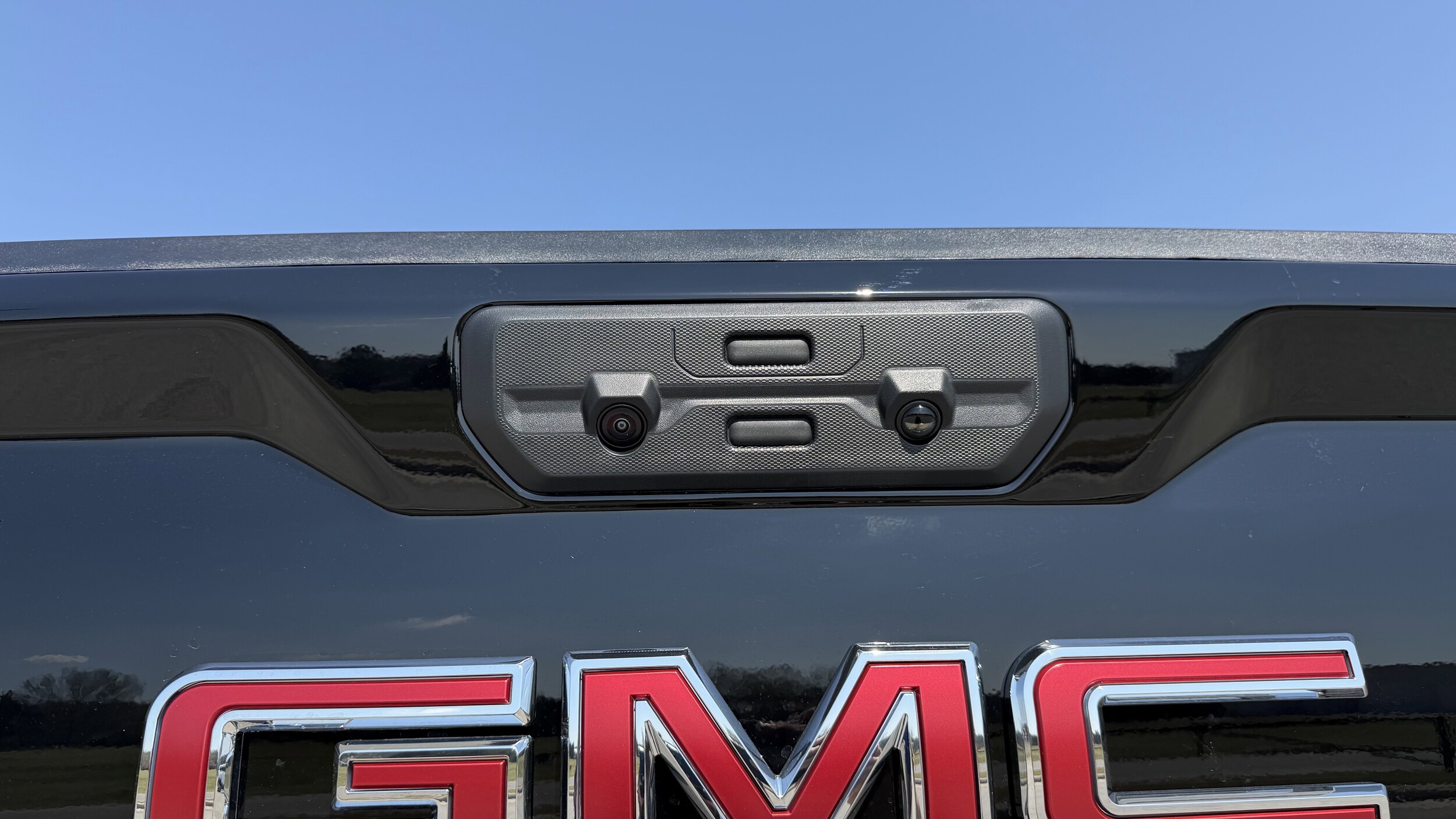 2026 GMC Sierra 1500 SLT - Photo 9