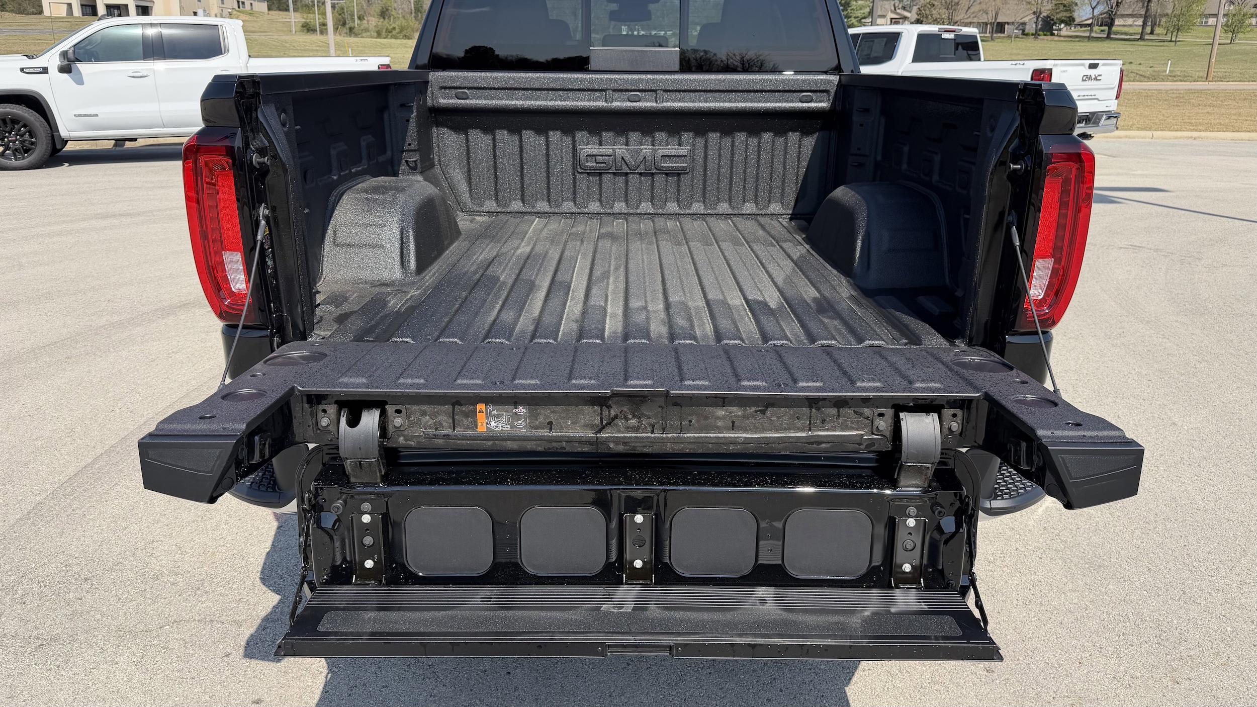 2026 GMC Sierra 1500 SLT - Photo 11