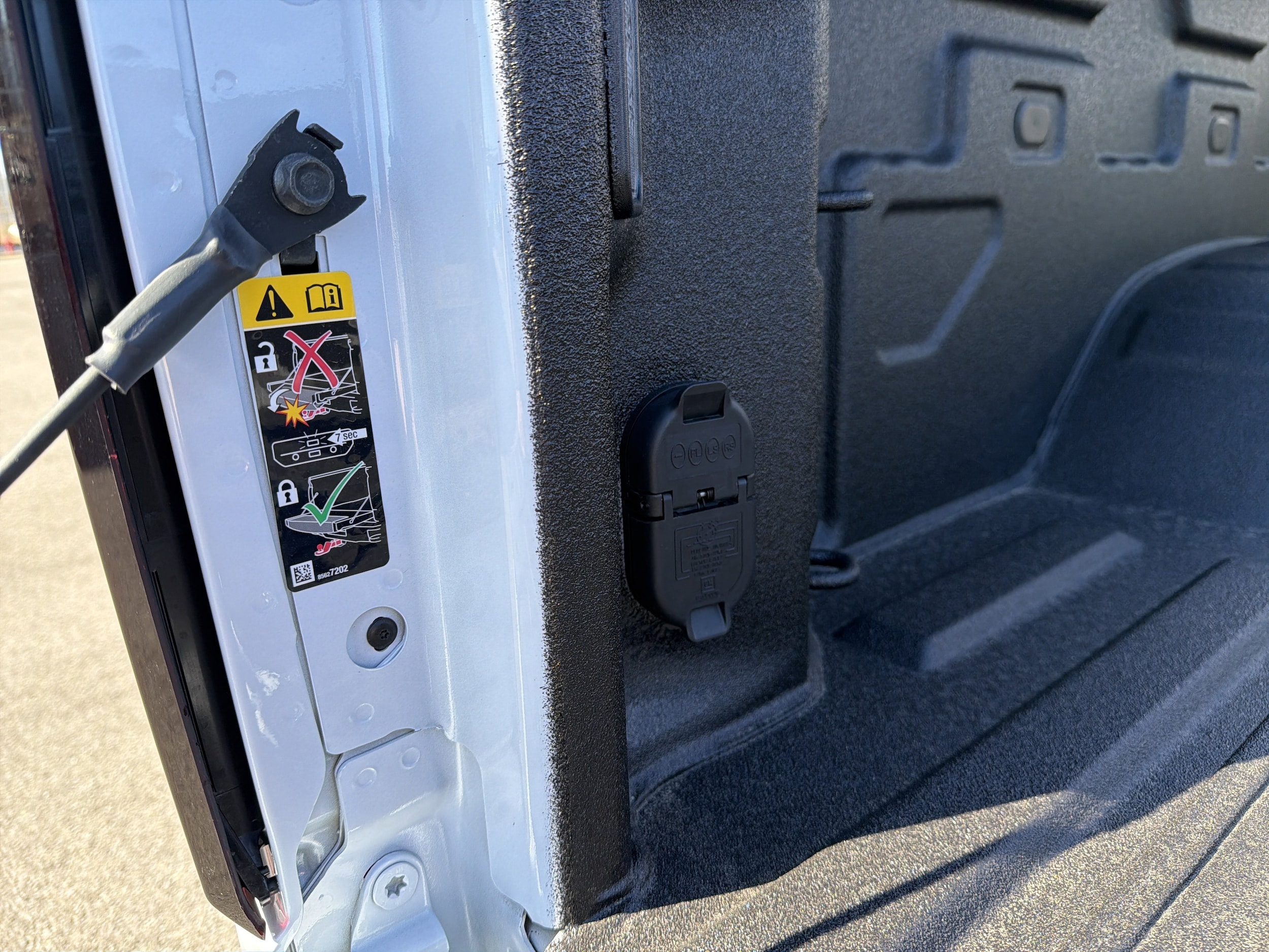 2026 GMC Sierra 2500HD Denali - Photo 11