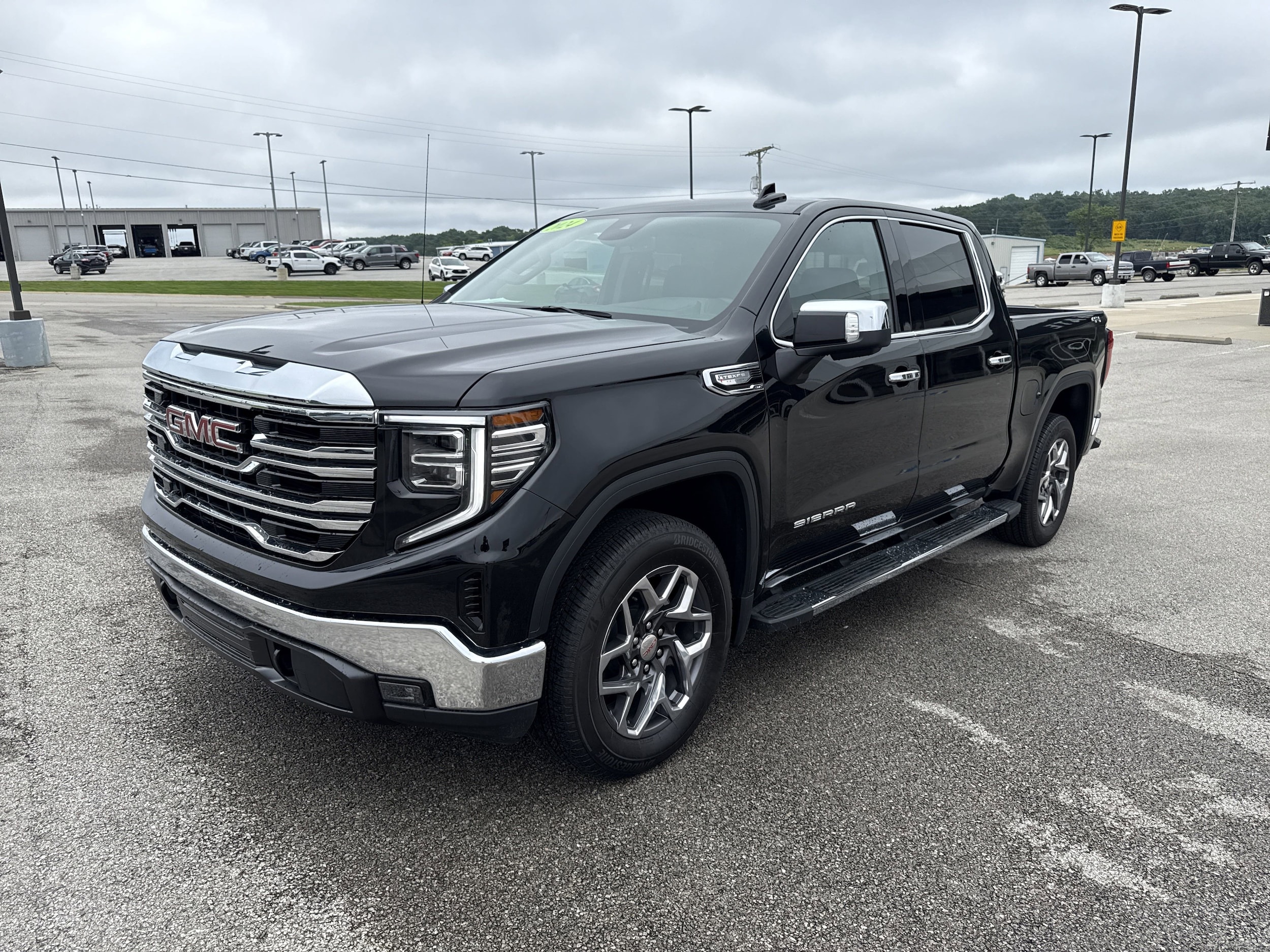 Used 2024 GMC Sierra 1500 SLT with VIN 3GTUUDED2RG381495 for sale in Mountain Home, AR