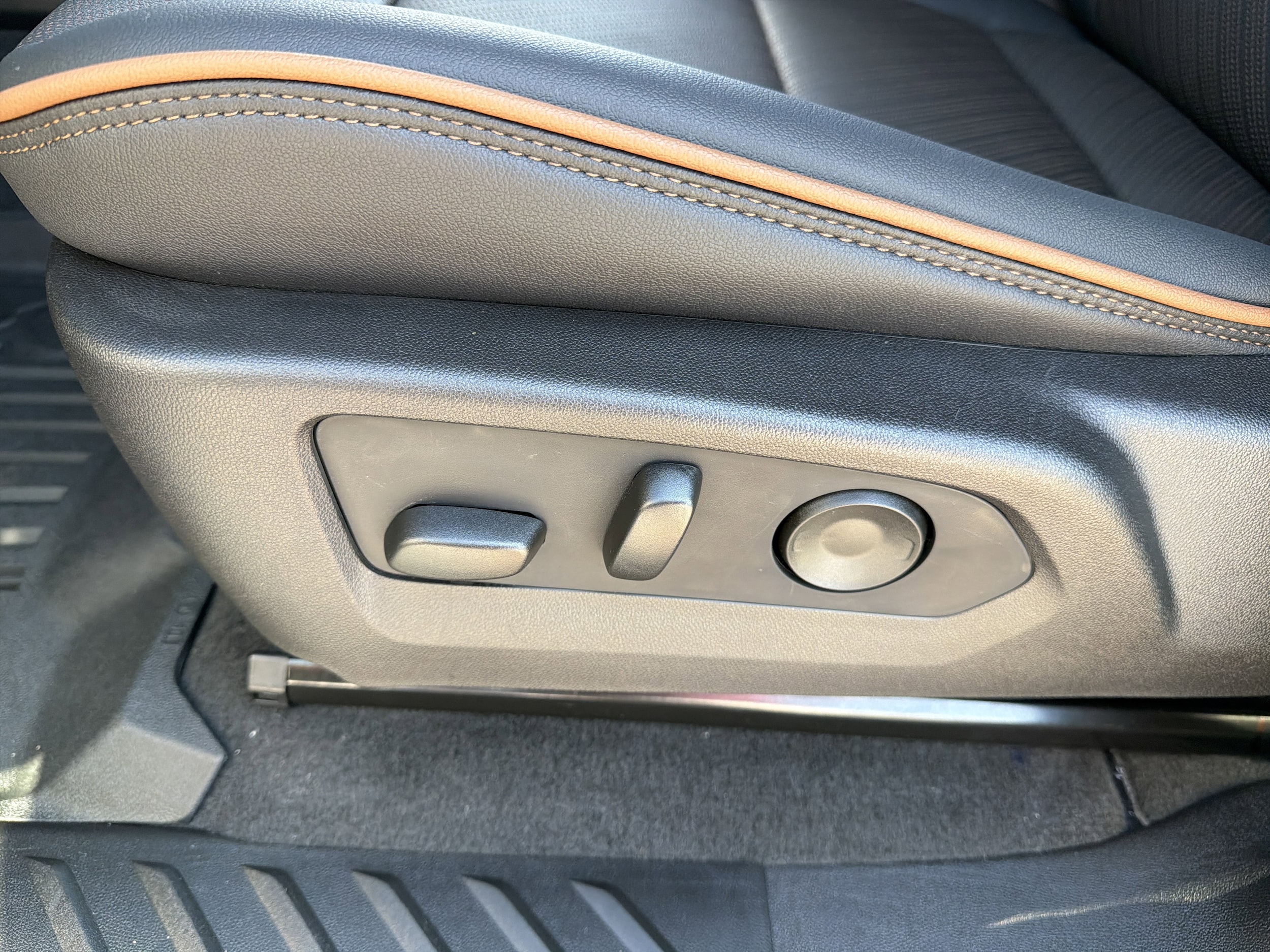 2026 GMC Canyon AT4 - Photo 17