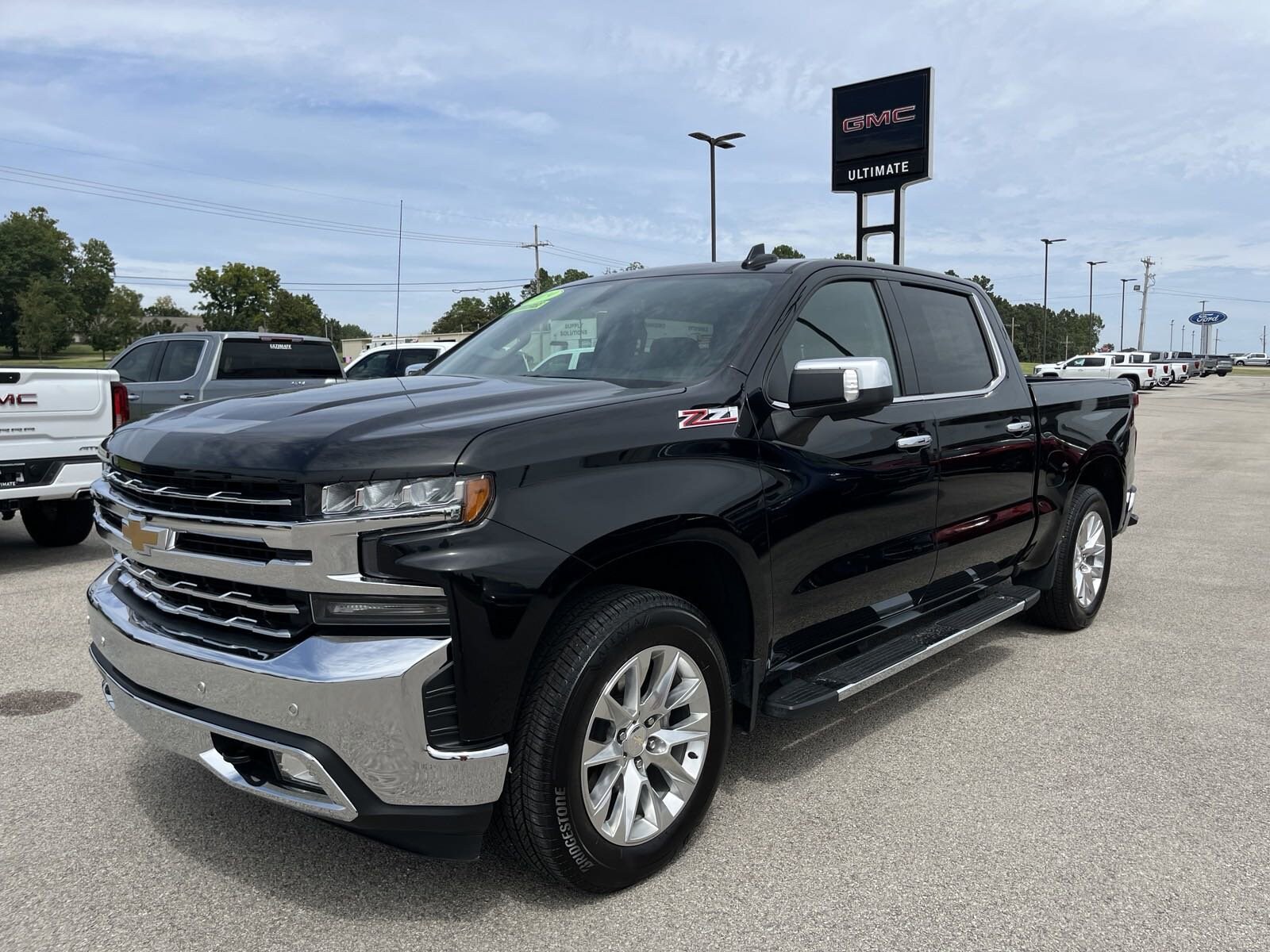 Used 2019 Chevrolet Silverado 1500 LTZ with VIN 1GCUYGED6KZ426689 for sale in Mountain Home, AR