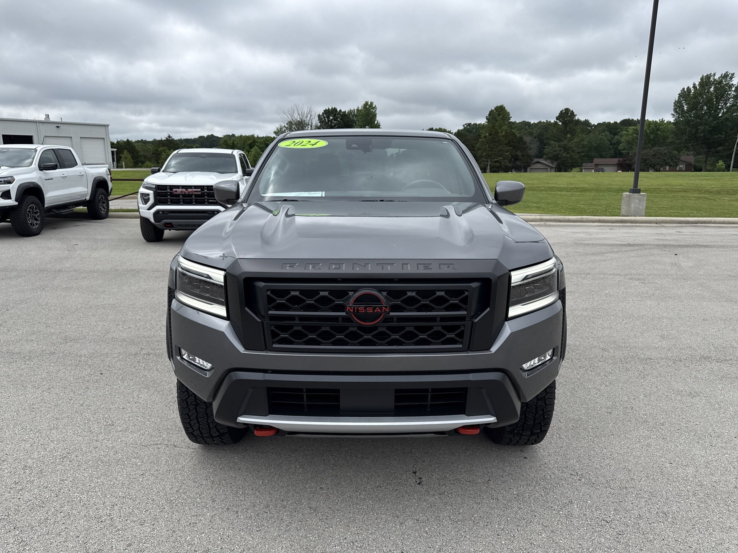 2024 Nissan Frontier PRO-4X photo 3