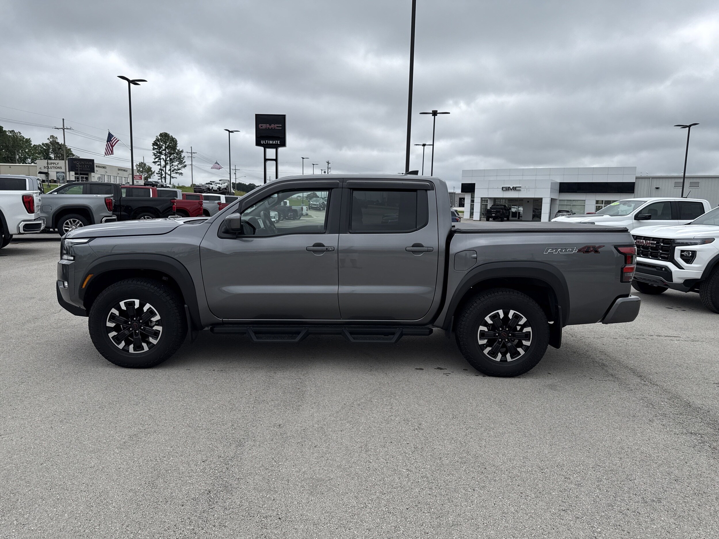 2024 Nissan Frontier PRO-4X photo 4