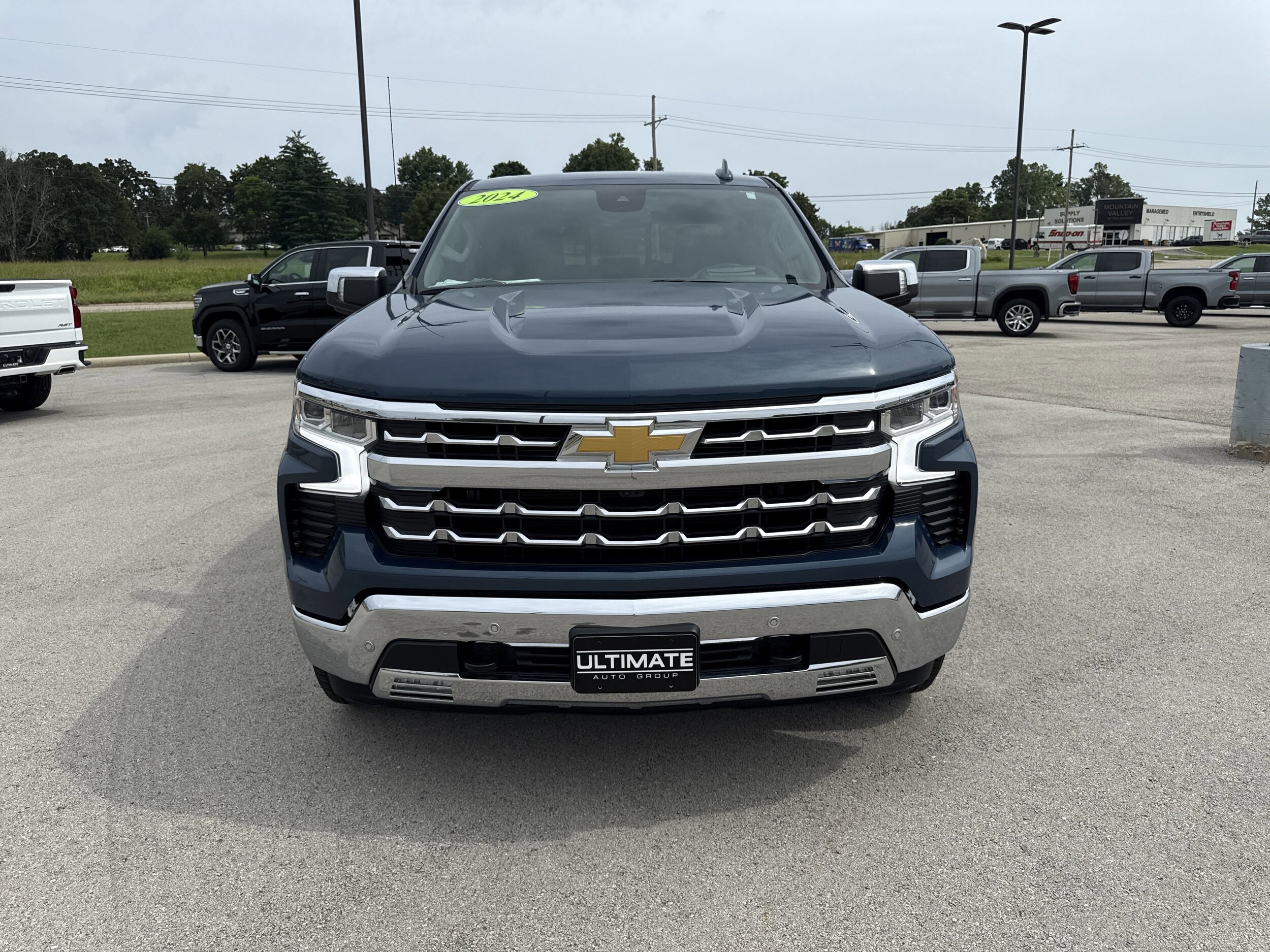 2024 Chevrolet Silverado 1500 LTZ photo 3